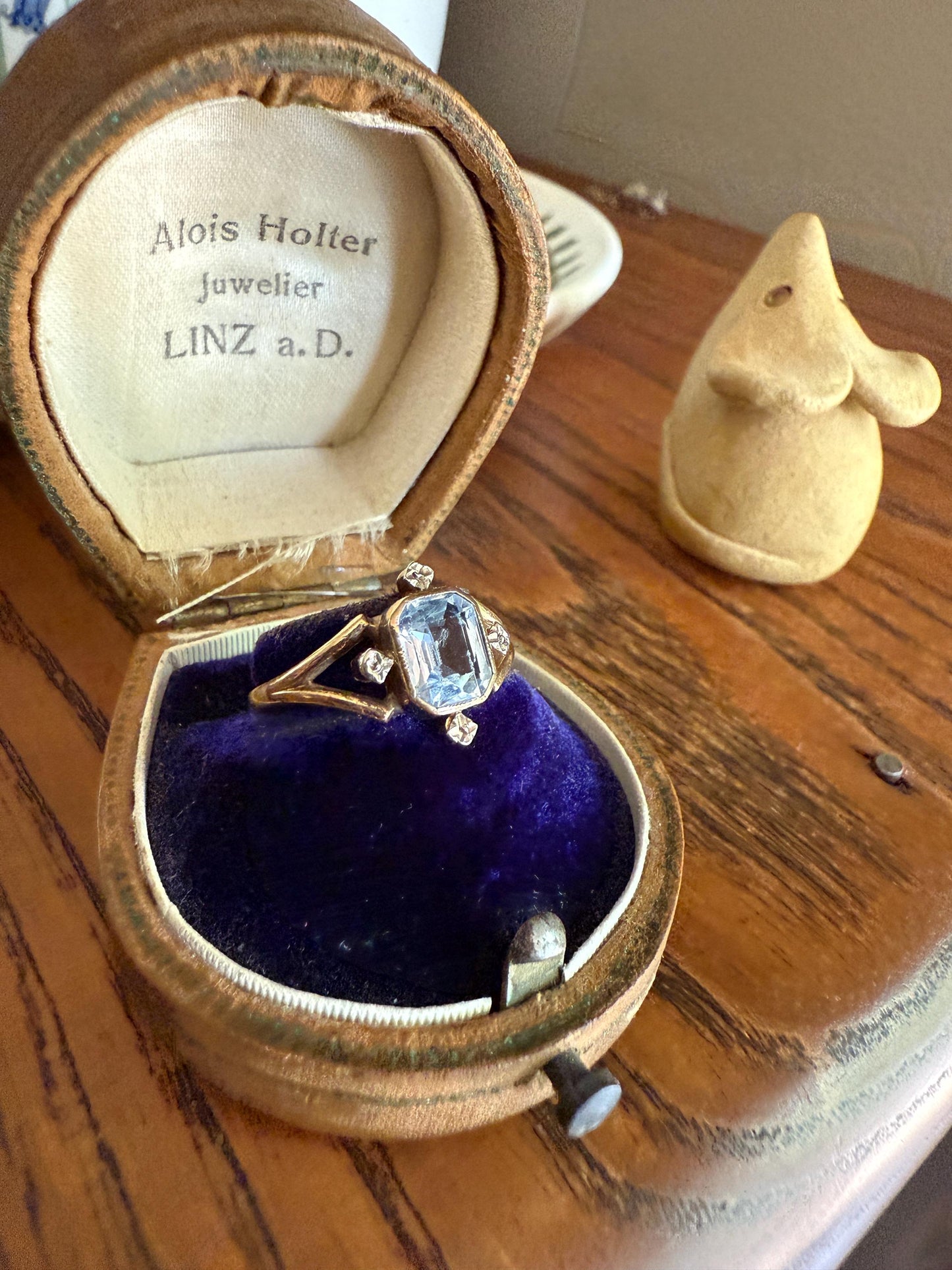 Cruciform ANTIQUE Pale Blue Spinel Ring 18k Gold Floral Illusion Setting Geometric Stacker Cushion Cut