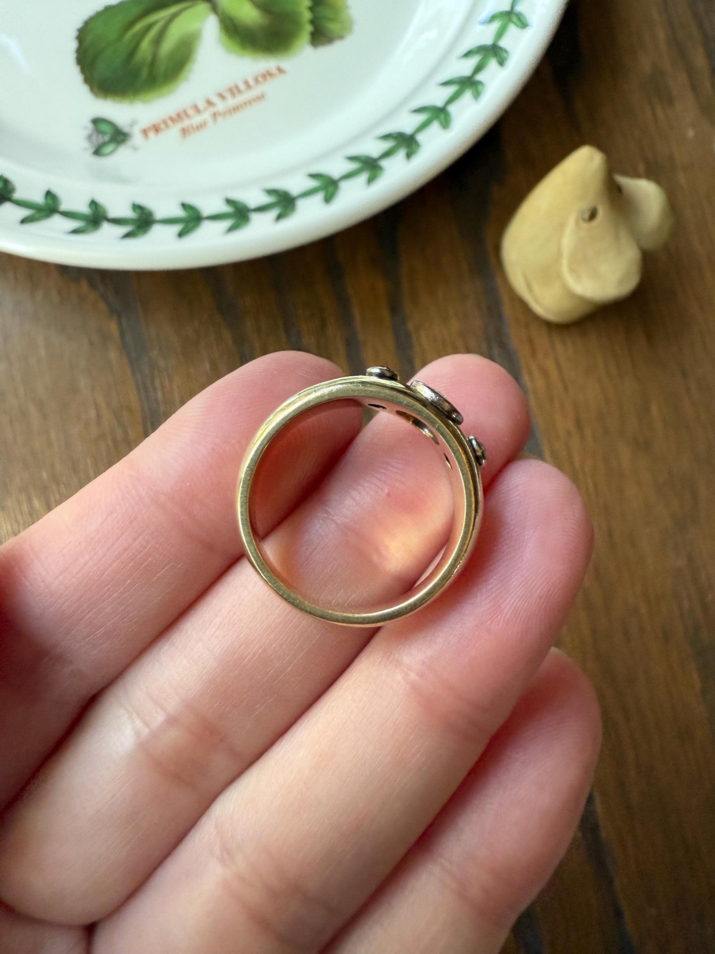 Antique Old Mine Cut DIAMOND Three Stone Chunky Ring 7.1g 14k Gold 7.1mm Wide Band Gypsy Stacker Bezel Set Unique Gift Man or Unisex