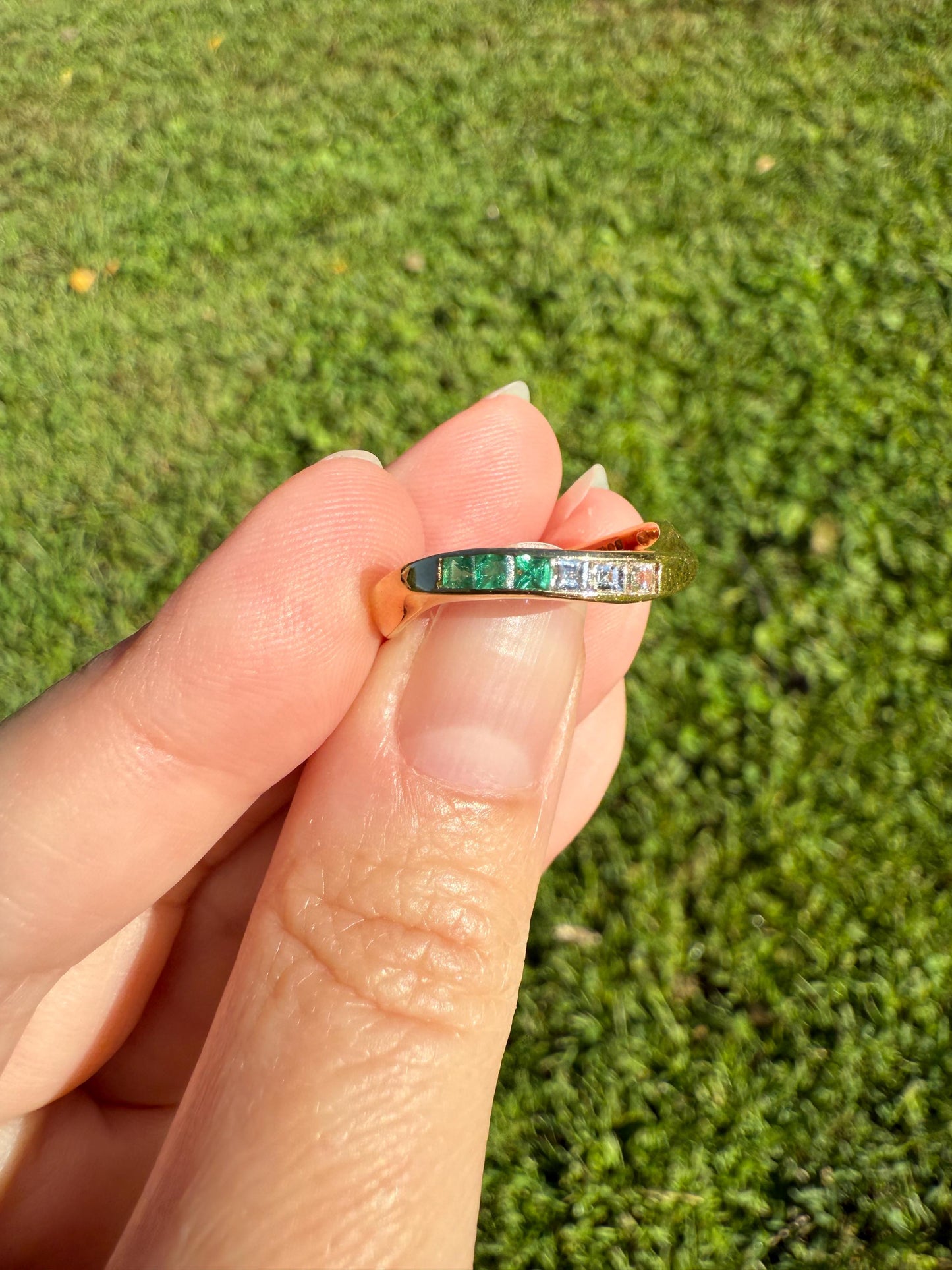 Unique EMERALD Princess Cut DIAMOND Asymmetrical 6 Stone Band Swirl 18k Gold Toi et Moi Ring Vintage Romantic Gift Green Stacker Chunky OMC