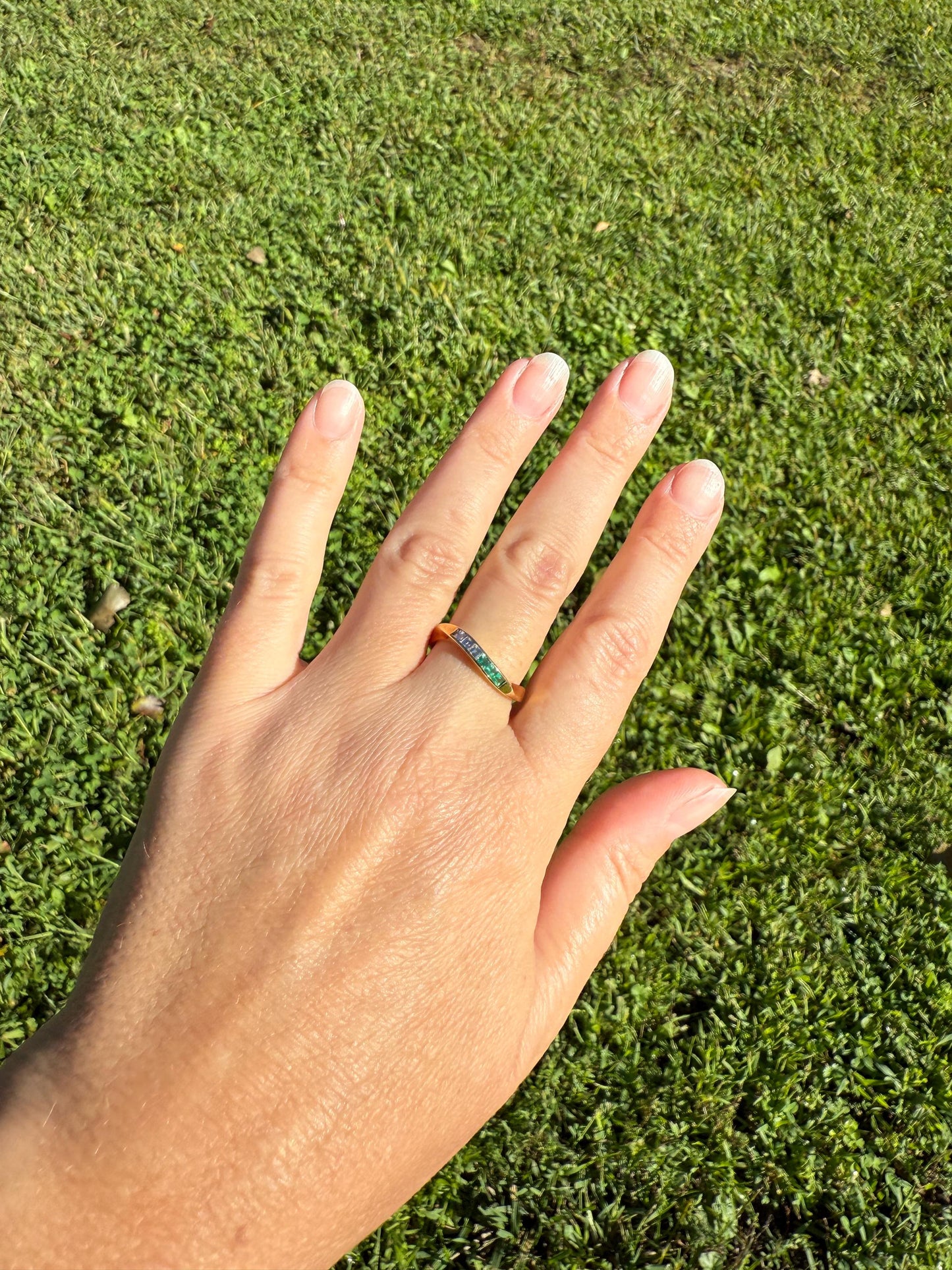 Unique EMERALD Princess Cut DIAMOND Asymmetrical 6 Stone Band Swirl 18k Gold Toi et Moi Ring Vintage Romantic Gift Green Stacker Chunky OMC