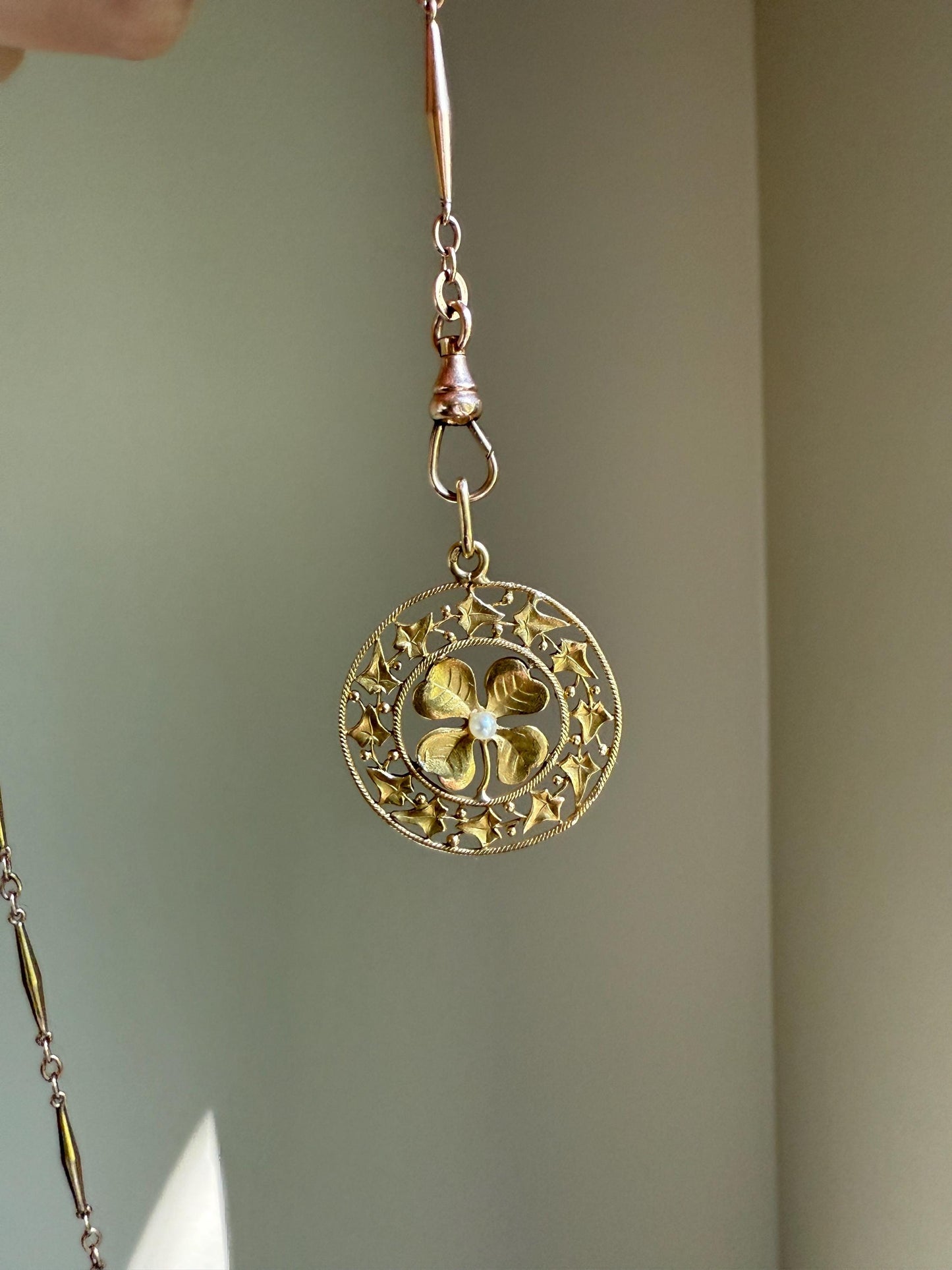 IVY Clover Pearl ANTIQUE French Belle Epoque 18k Gold Pendant Figural Medallion Love Medal Token Good Luck Charm Victorian Art Nouveau