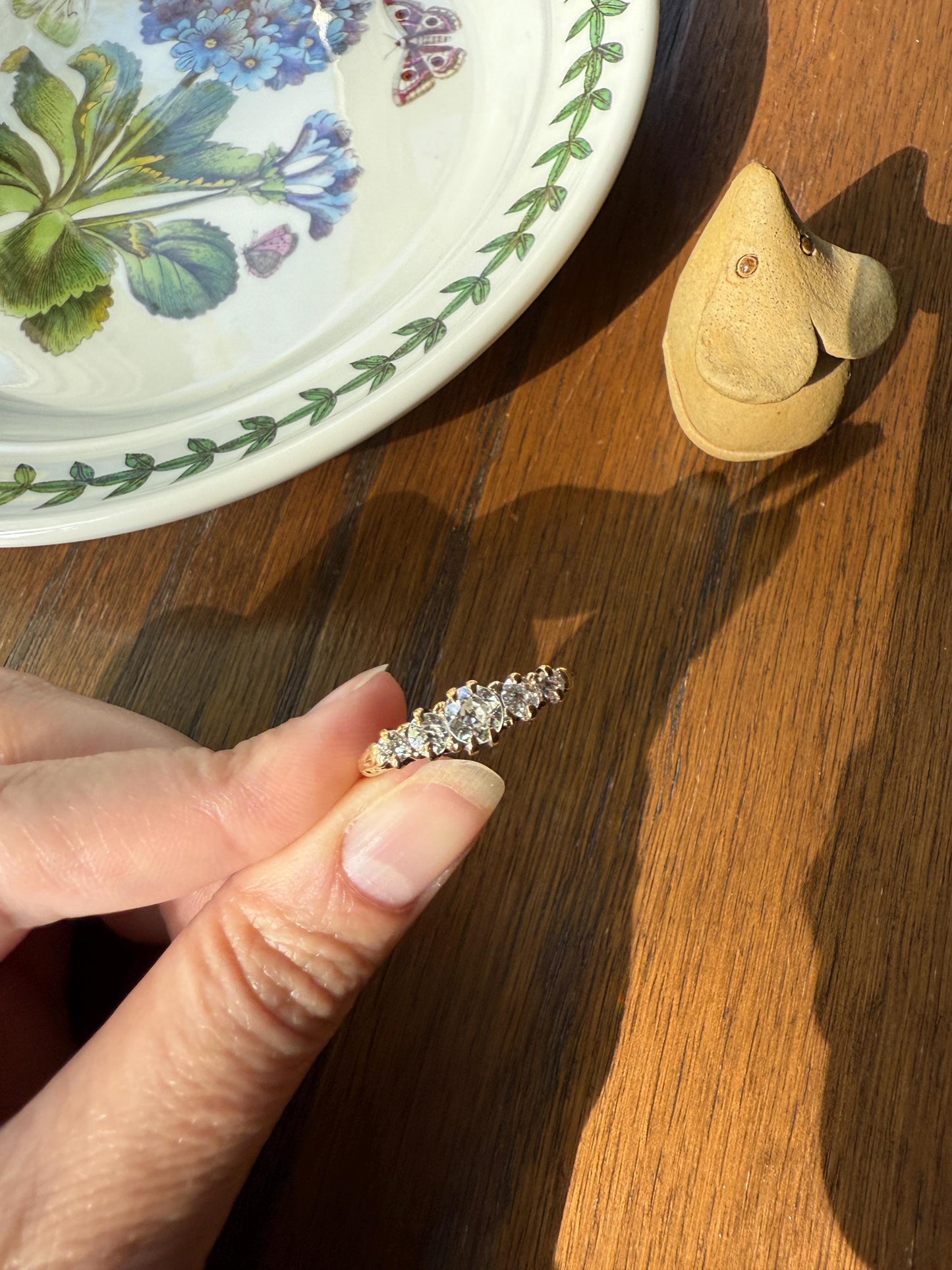 Five Stone 1 Carat Old Mine Cut DIAMOND Antique 18k Gold Ring Stacker Band Graduated Ornate Scrolled Anniversary Wedding Sparkle 1Ctw OMC