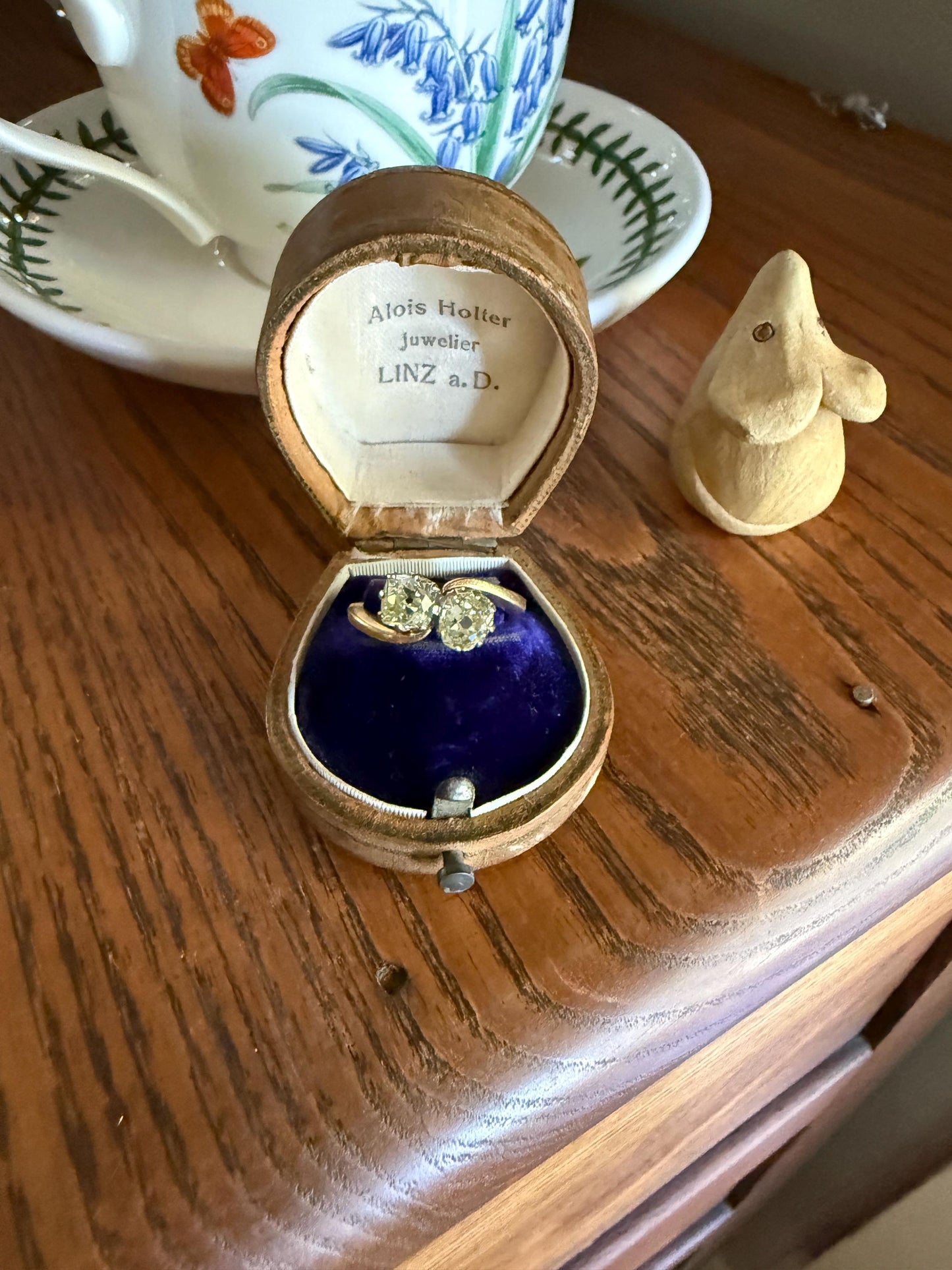 Antique Toi et Moi 2.1 CARAT Old Mine Cut DIAMOND Fancy Light Yellow Chunky 2 Stone Ring 18k Gold Angled Swirl Band Stacker c1901 Victorian