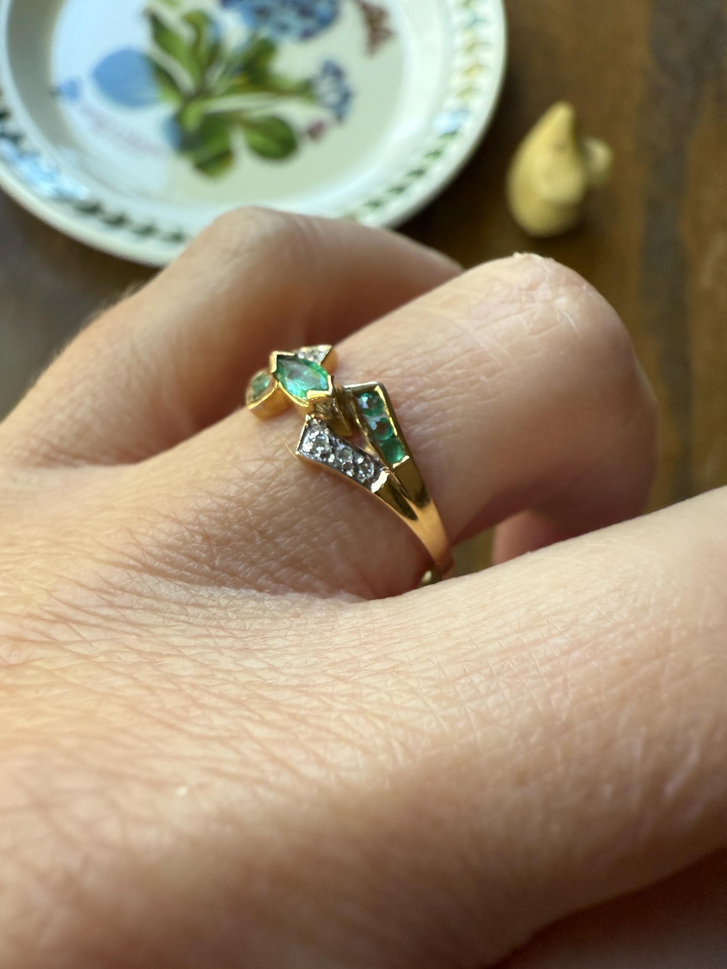 EMERALD & Diamond Vintage 18k Gold Two Tone Ring Stacker Marquise Center Contrasting Fork Shoulders Unique Green Geometric