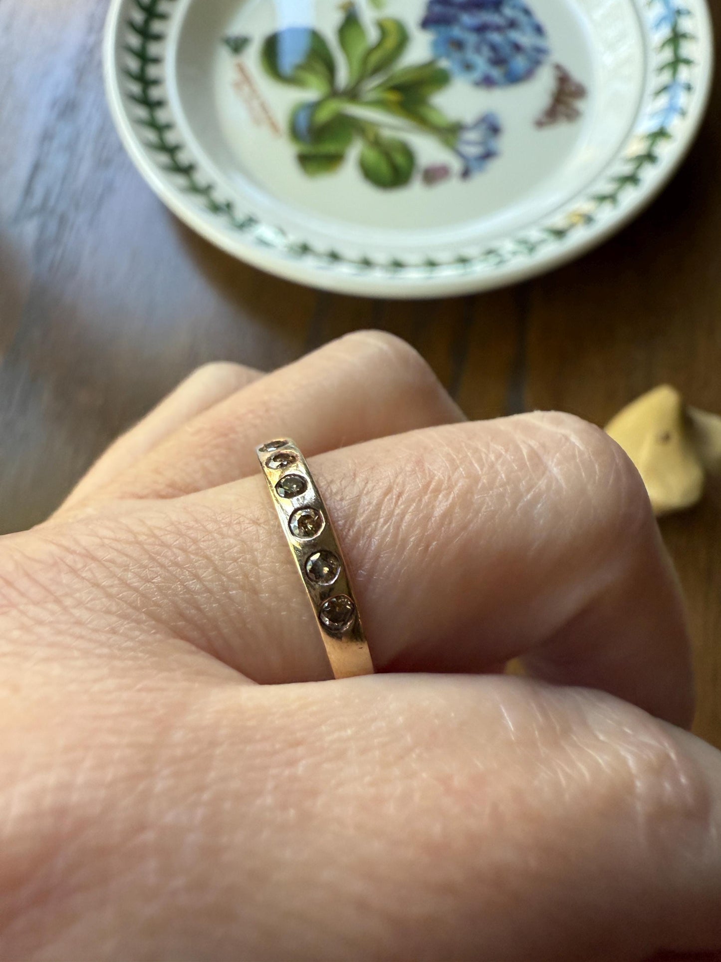 Vintage FANCY Brown Chocolate Golden Cognac Diamond Seven Stone Gypsy Band Skinny Stacker Half Hoop Eternity 9k Gold Minimalist