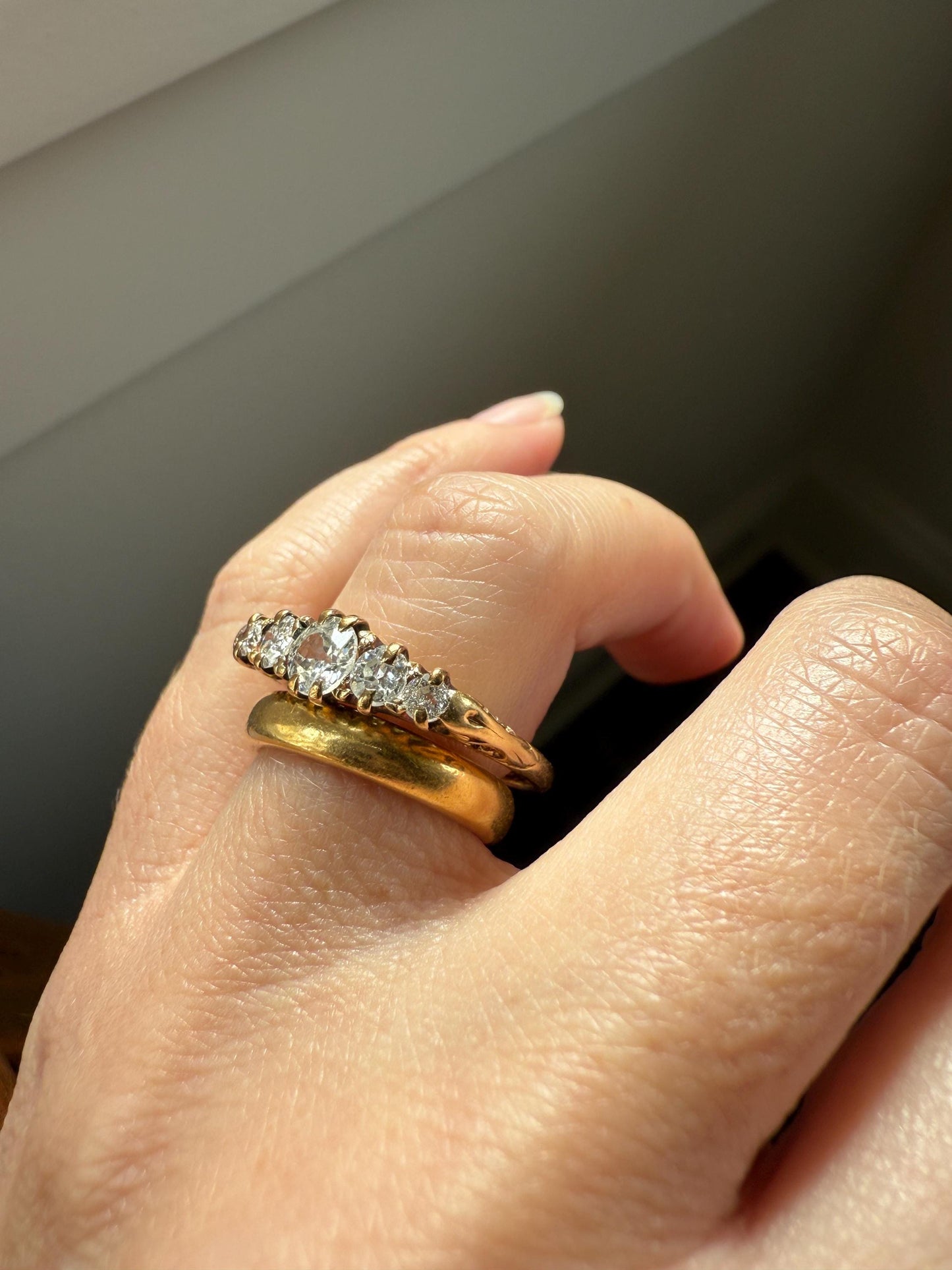 Five Stone 1 Carat Old Mine Cut DIAMOND Antique 18k Gold Ring Stacker Band Graduated Ornate Scrolled Anniversary Wedding Sparkle 1Ctw OMC