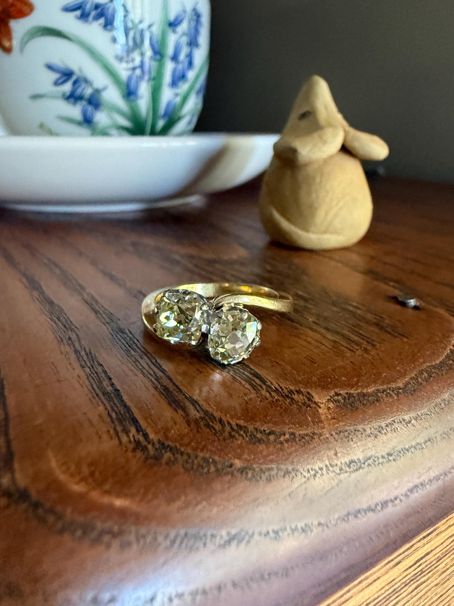 Antique Toi et Moi 2.1 CARAT Old Mine Cut DIAMOND Fancy Light Yellow Chunky 2 Stone Ring 18k Gold Angled Swirl Band Stacker c1901 Victorian