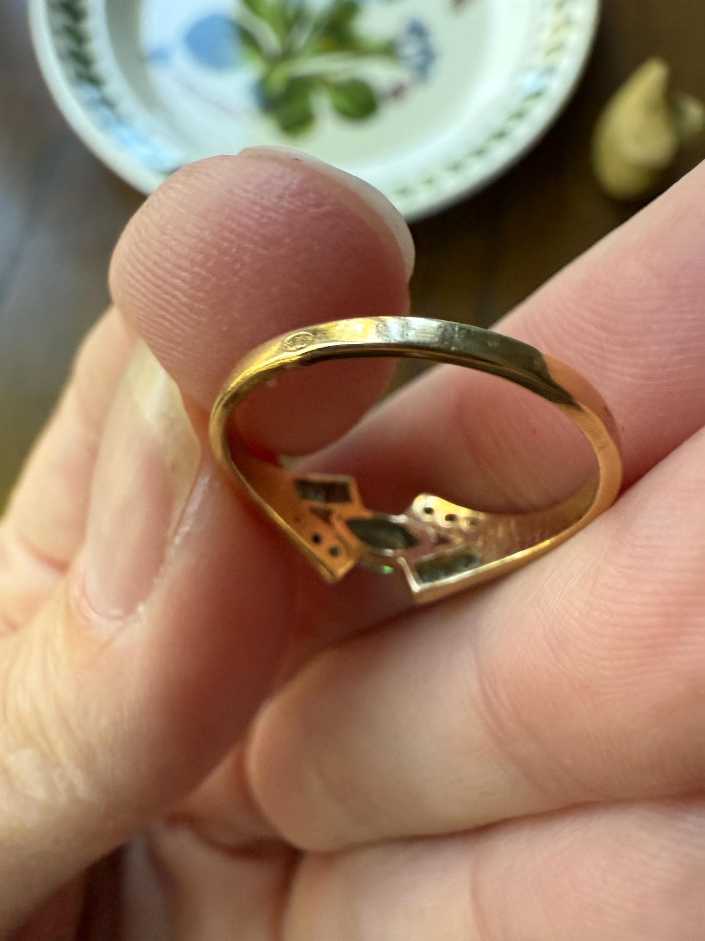 EMERALD & Diamond Vintage 18k Gold Two Tone Ring Stacker Marquise Center Contrasting Fork Shoulders Unique Green Geometric