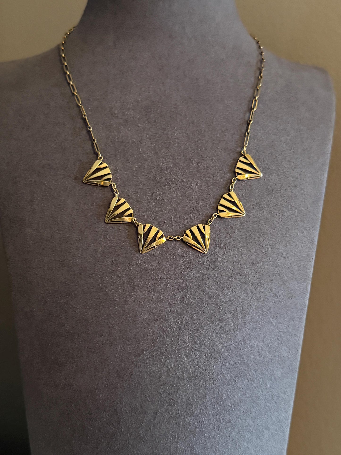 Fan Geometric French Antique 7.2g 18k Gold Necklace Drapery Paperclip Chain Collar Pendant Figural Architectural Geometric Fanned