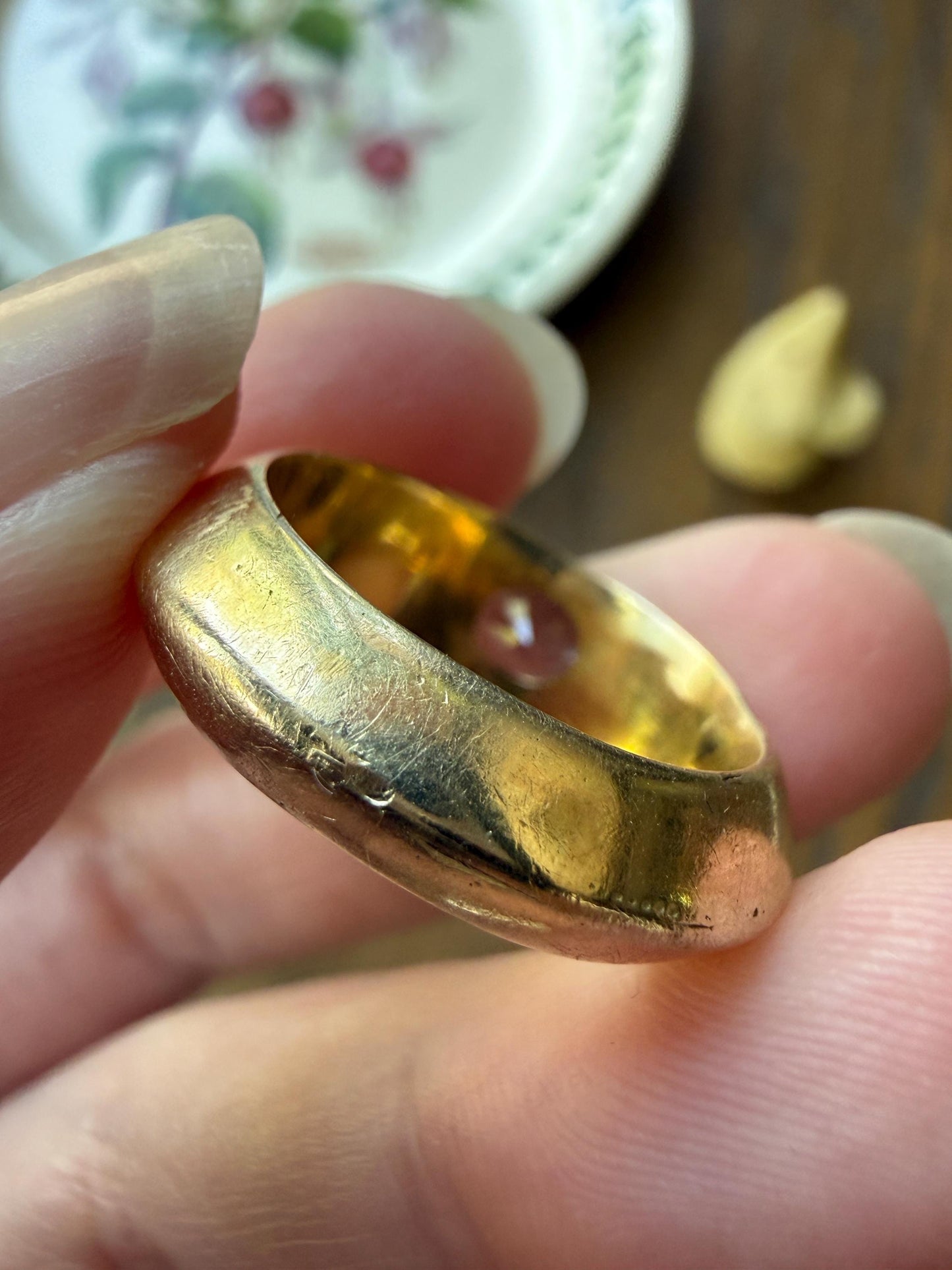 Chunky Natural Pale Blue SAPPHIRE Knife Edge Domed Bombe Ring Band French Vintage 14k Gold Retro Statement Stacker East West Oval Cornflower