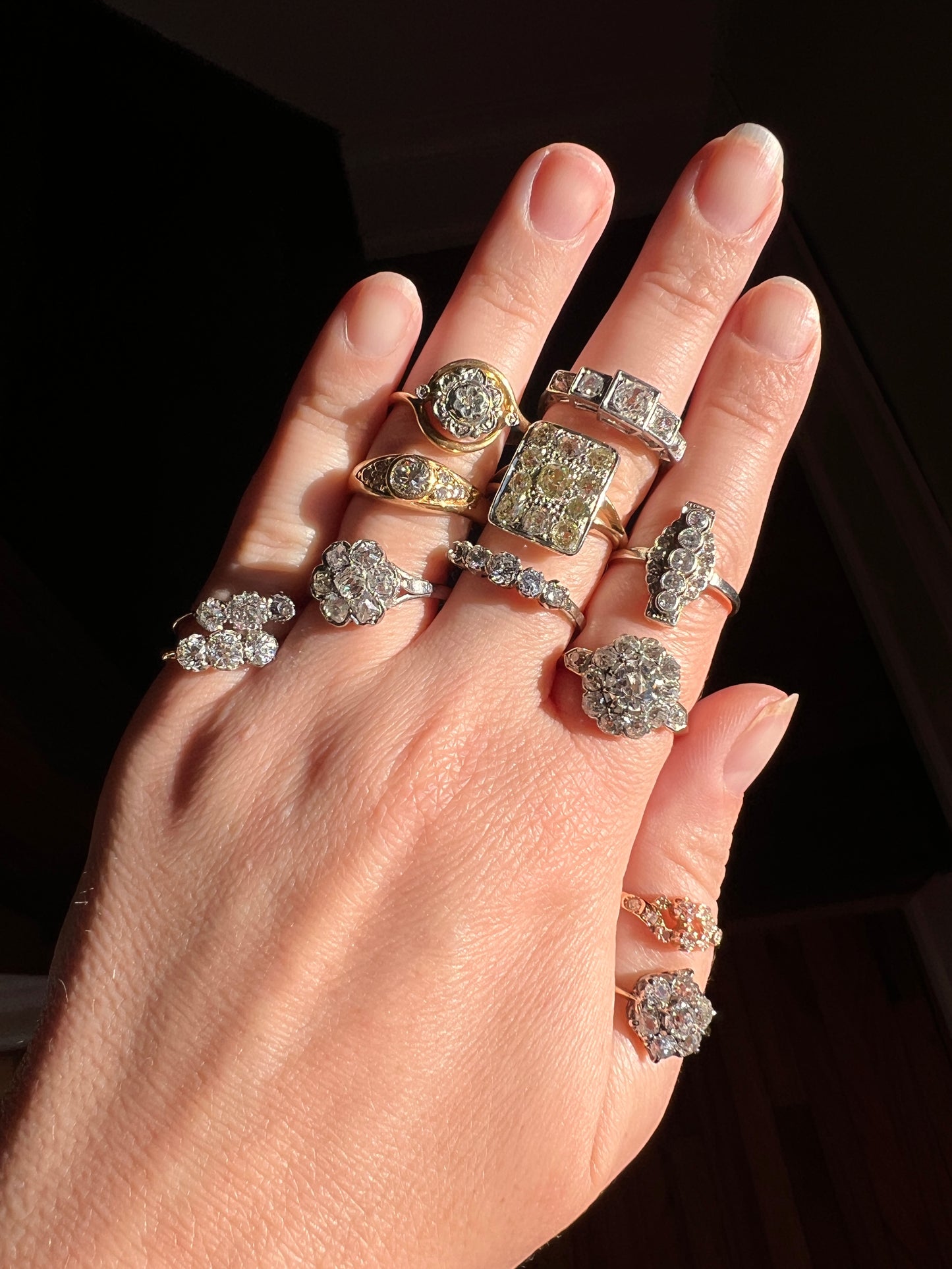 ANTIQUE 1.7 Carat 13 Old Mine Cut DIAMOND Daisy Cluster Ring 18k Gold Belle Epoque