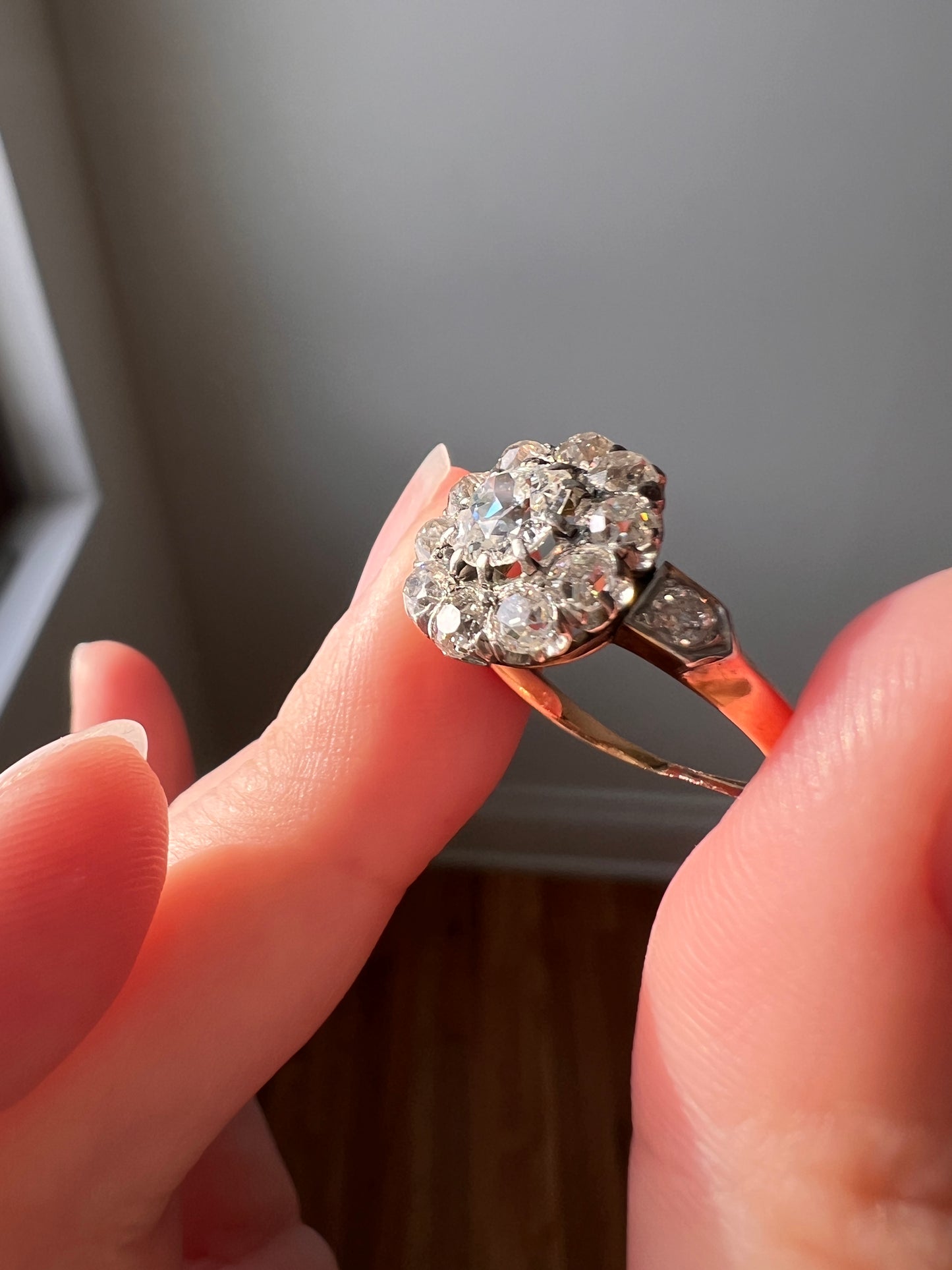 ANTIQUE 1.7 Carat 13 Old Mine Cut DIAMOND Daisy Cluster Ring 18k Gold Belle Epoque