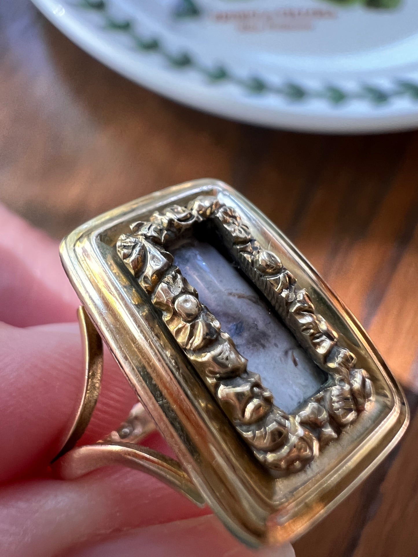 LOVER'S EYE Rare Victorian - Georgian Antique 15k Gold Ring Floral Embossed Halo Locket Face
