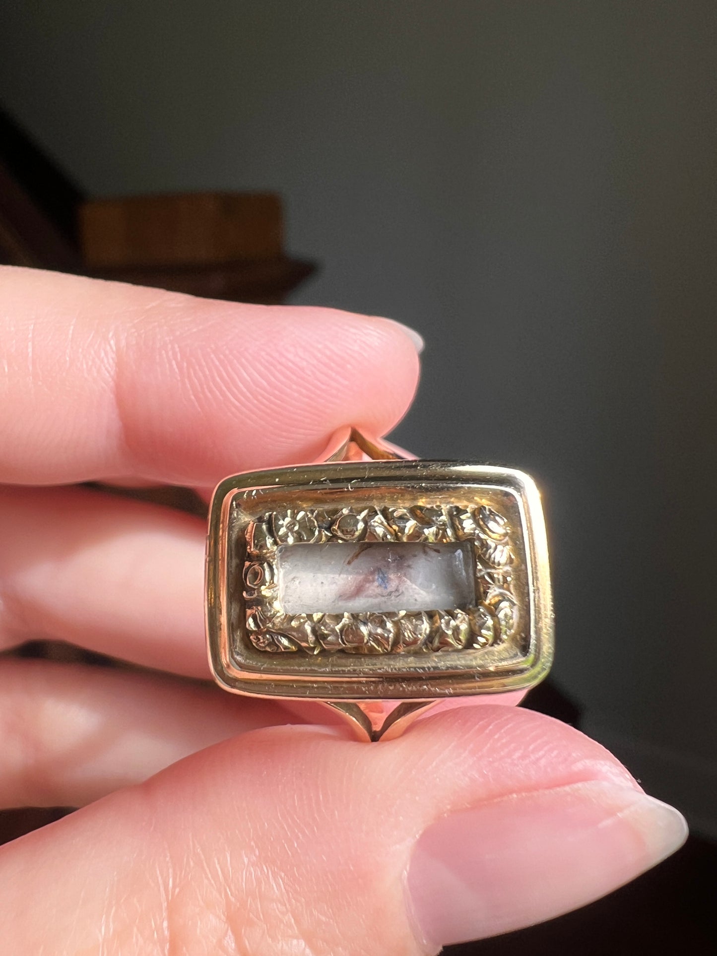 LOVER'S EYE Rare Victorian - Georgian Antique 15k Gold Ring Floral Embossed Halo Locket Face
