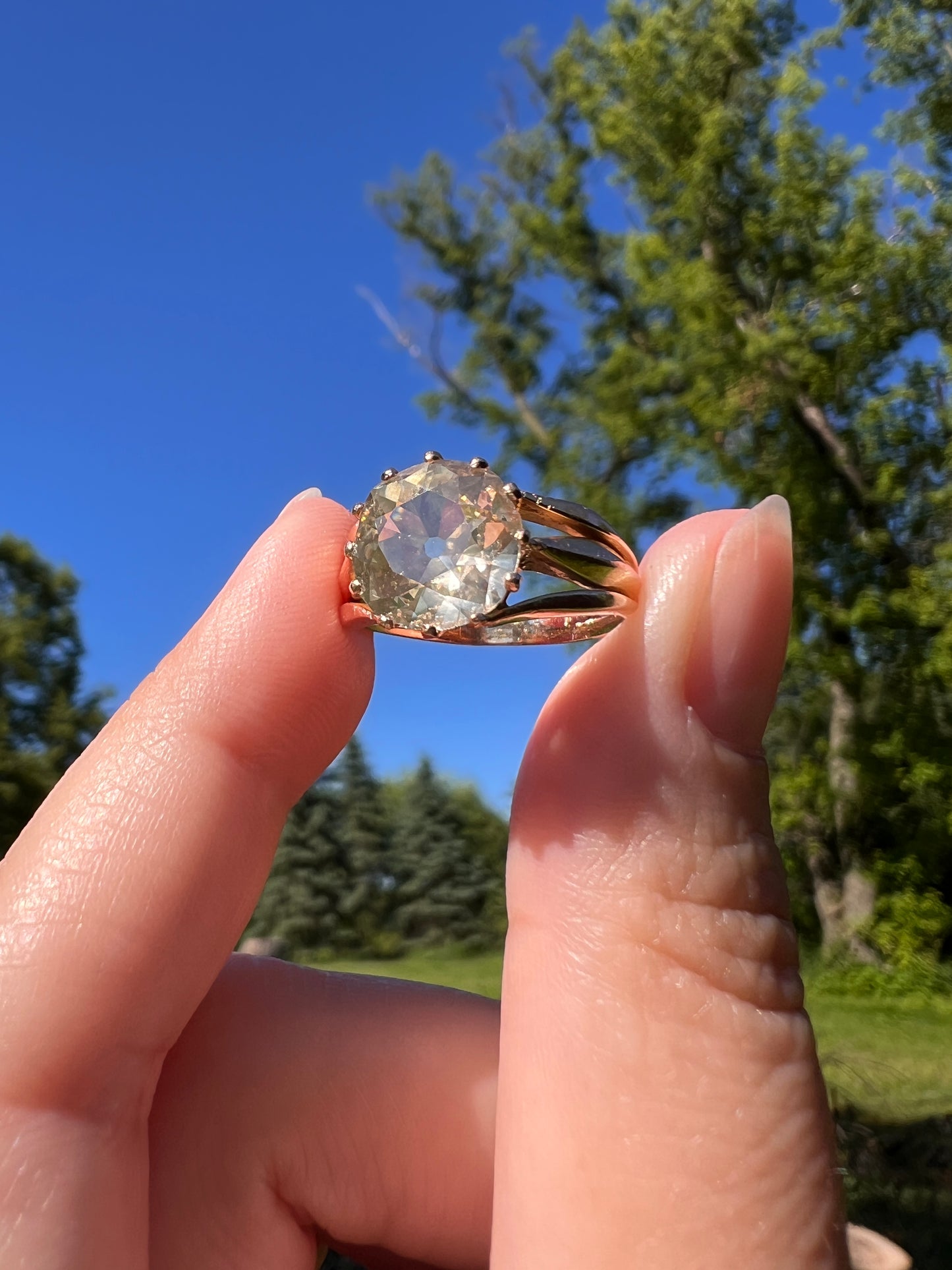 ANTIQUE Large 2.5 Carat Old European Cut DIAMOND Solitaire Ring Warm Pale Yellow Light Brown 18k Rose Gold c1900