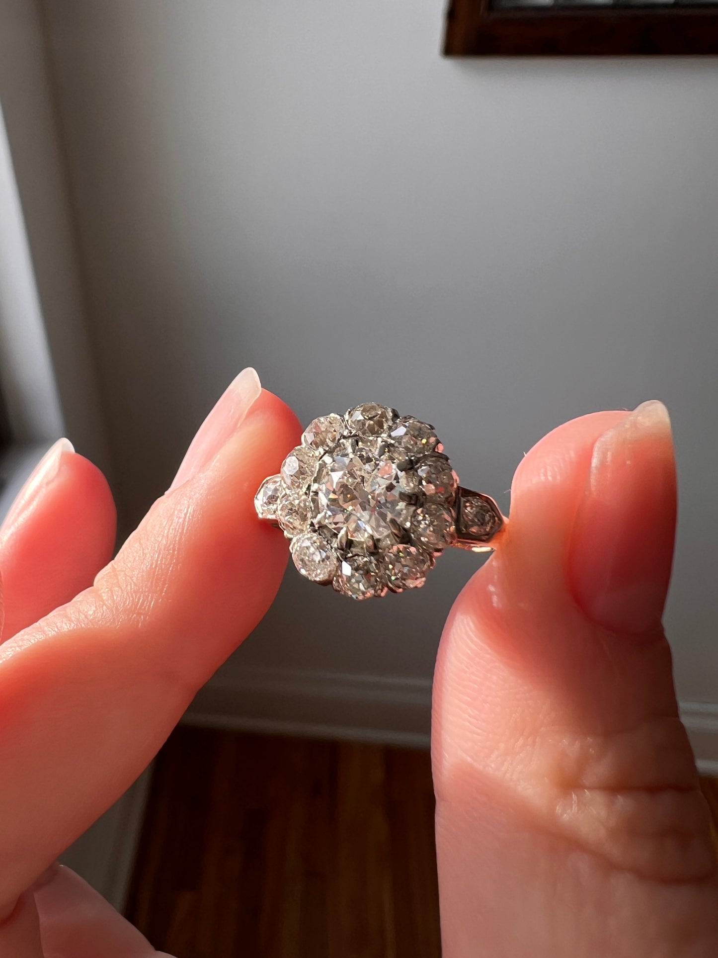ANTIQUE 1.7 Carat 13 Old Mine Cut DIAMOND Daisy Cluster Ring 18k Gold Belle Epoque