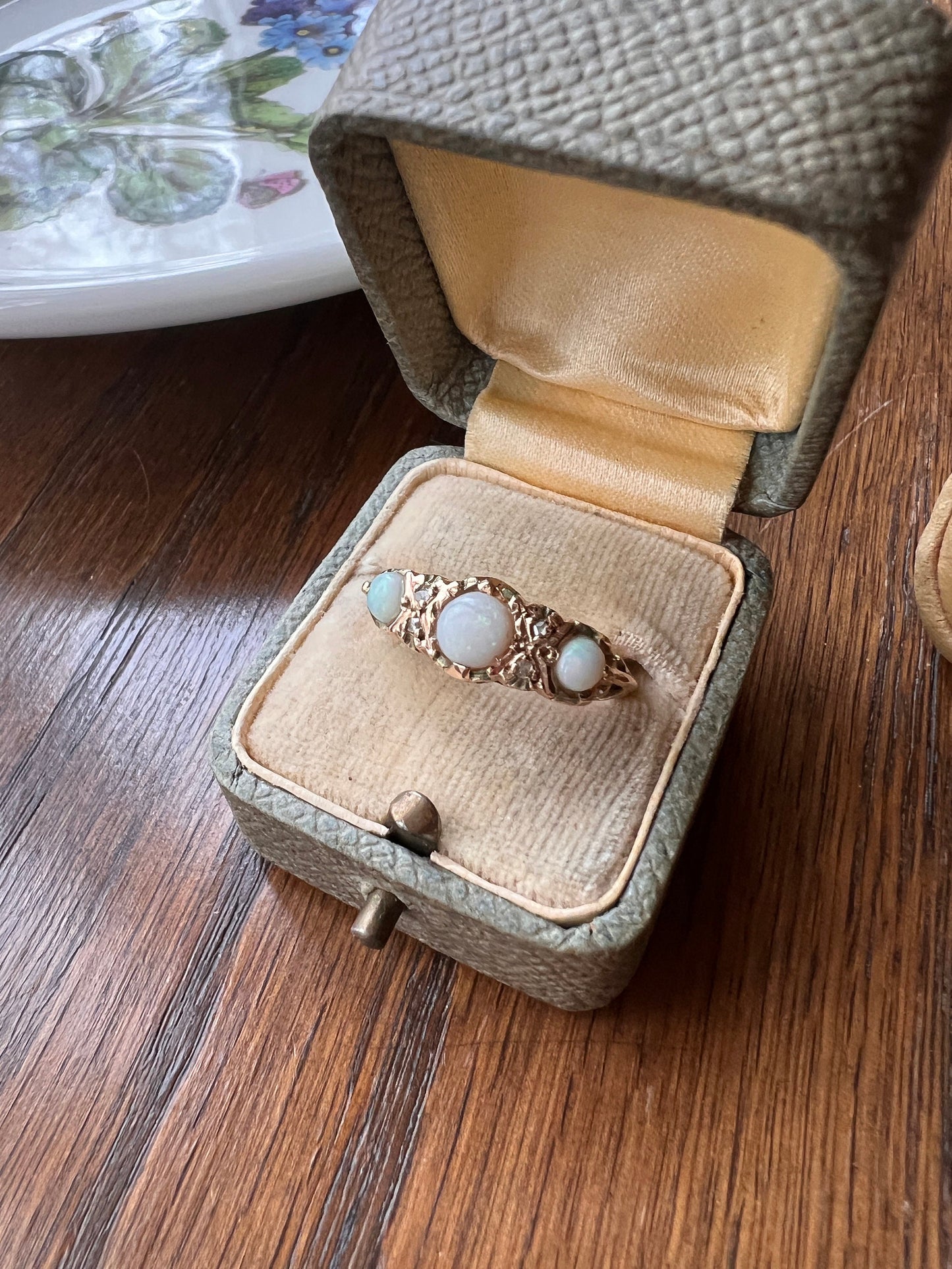 OPAL Antique EDWARDIAN Trilogy Ring Wide Band 18k Gold Rose Cut DIAMOND Spacer Tall Ornate Stacker Romantic Gift Chunky Iridescent Blue 1905