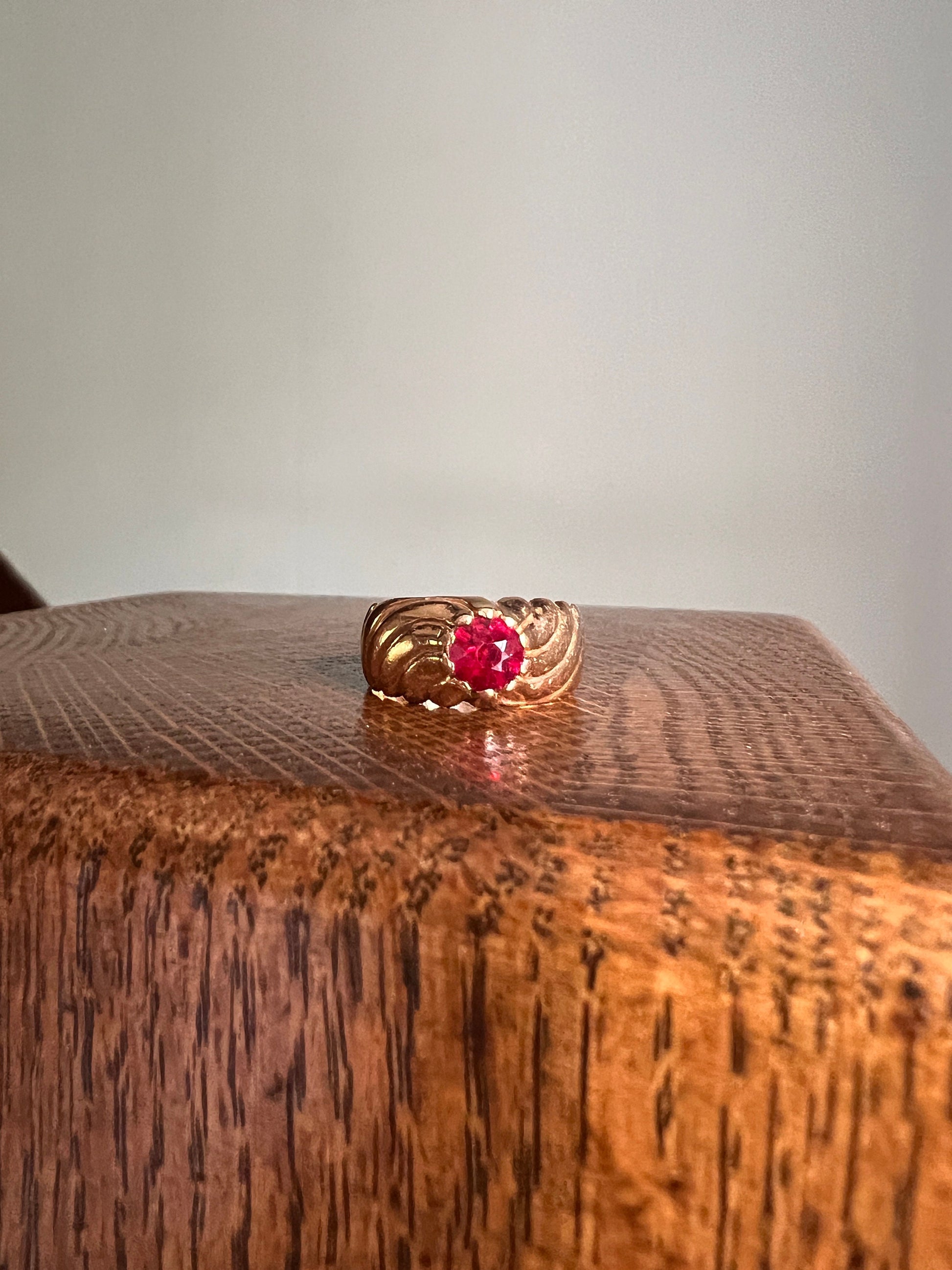 GADROON French Antique Pink Ruby Wide Band Ring 6.9g 18k Rose Gold Romantic Gift Glowing Ribbed Stacker Swirl Belle Epoque Victorian Chunky
