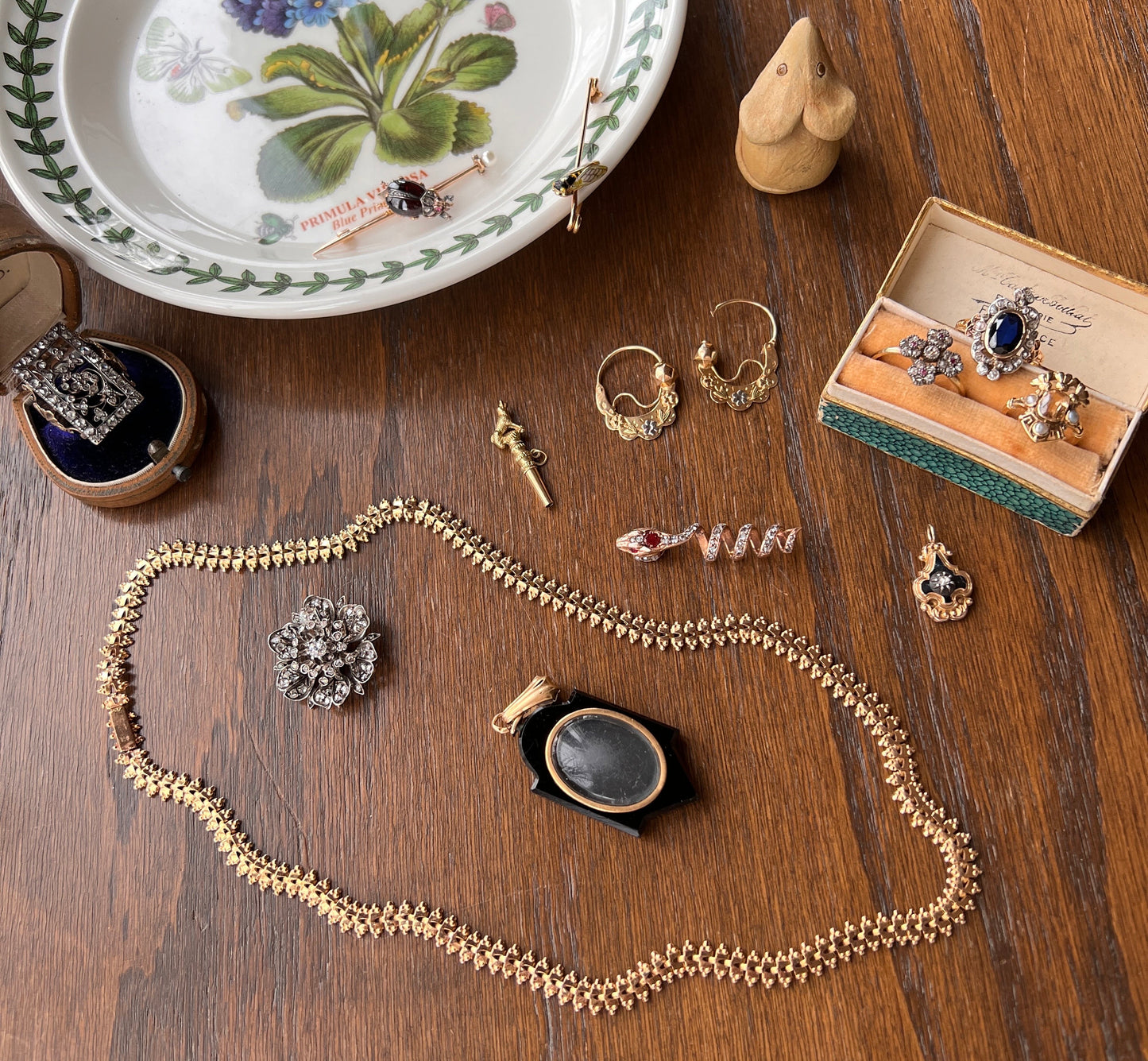 BUG Enamel Cicada Bumble Bee Safety Pin French Antique 18k Gold Victorian Figural Fly Pin Brooch for Pendant Gift Yellow Black Connector