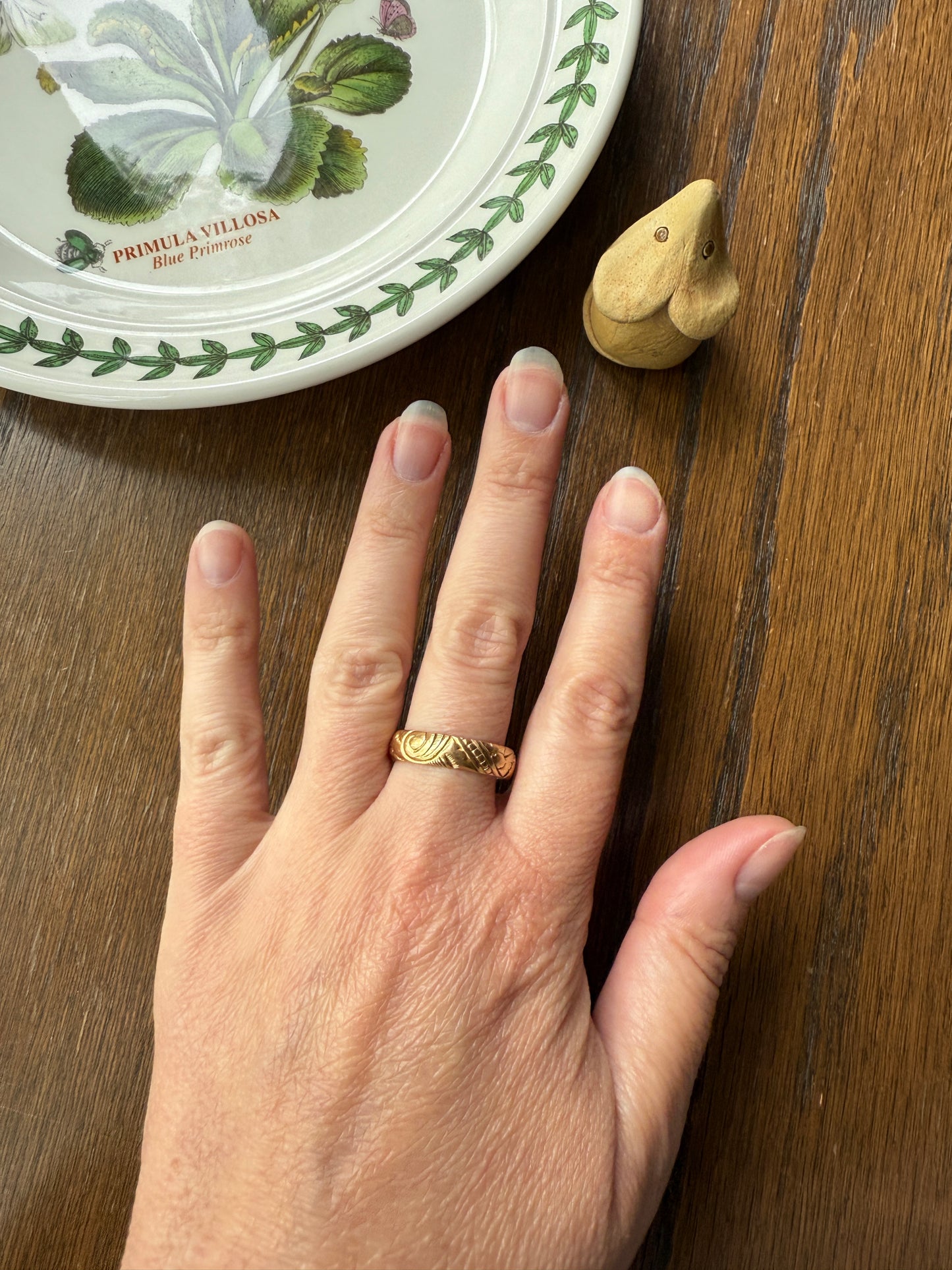 Dated FLORAL Embossed 5mm Scrolled Vintage c1960 Wedding Band 18k Gold Solid Eternity Ring Ornate Engraved Stacker Victorian Style