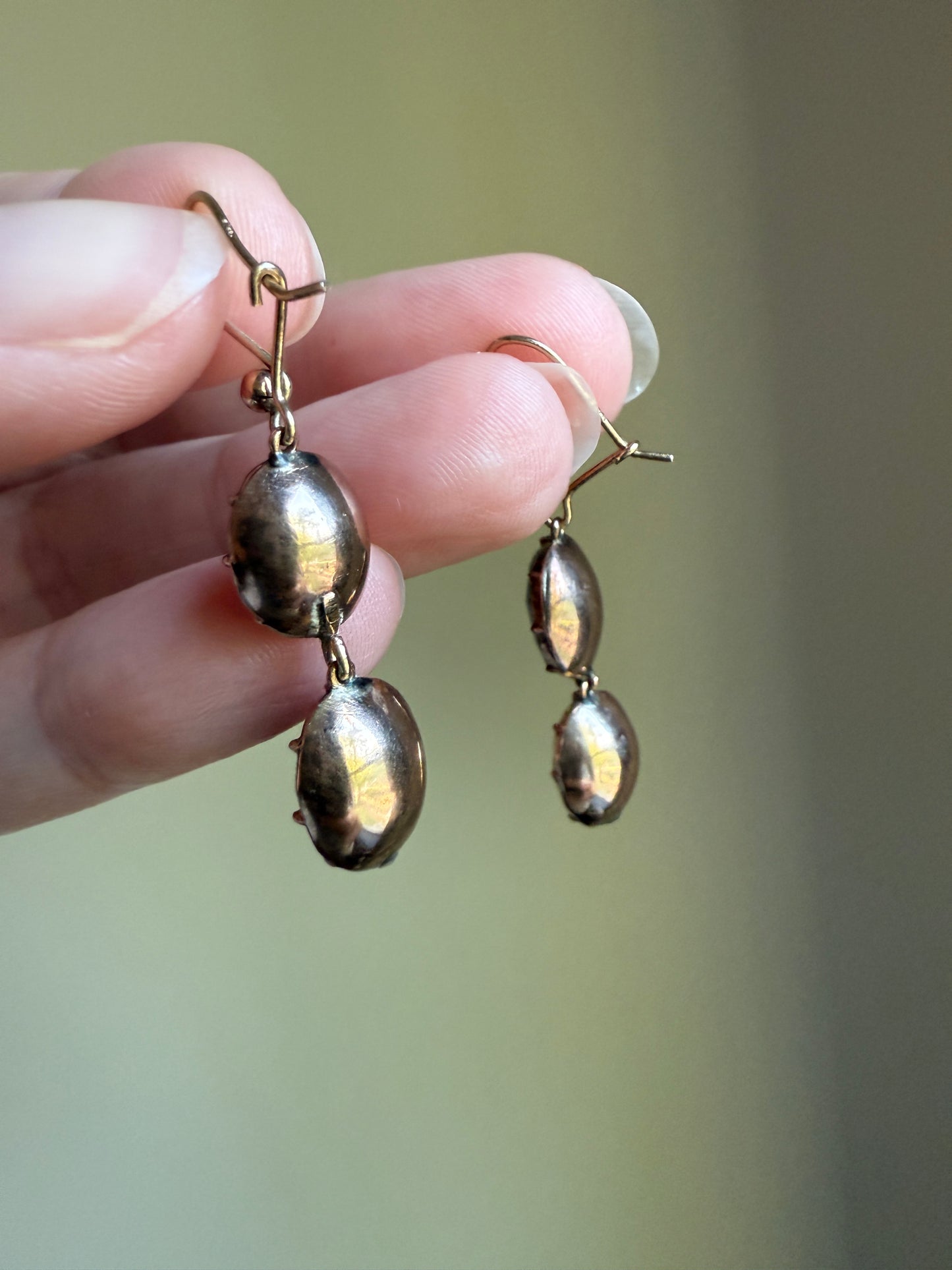 GEORGIAN Antique 10k GOLD Purple Paste Amethyst Dangle EARRINGS Domed Foil Backed Violet