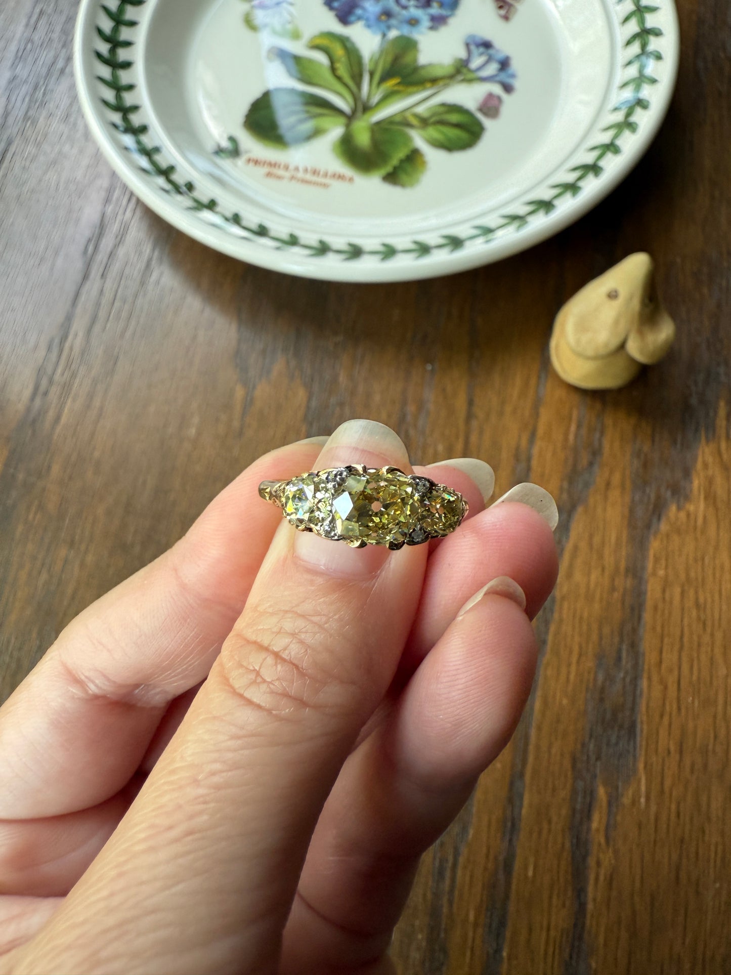 SPECIAL 3.1 Carat Antique FANCY YELLOW Old Mine Cut Diamond Three Stone Canary Ring Gemset Prong Spacers 18k Gold Rare Chunky Band