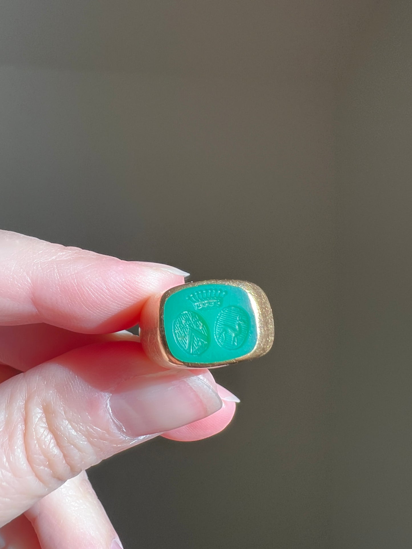 Green CHRYSOPRASE Antique SIGNET Ring French Nobility 18k Gold Belle Epoque Unisex Man Gift Coat of Arms Heraldic Crest Deer Moon Star Bunny