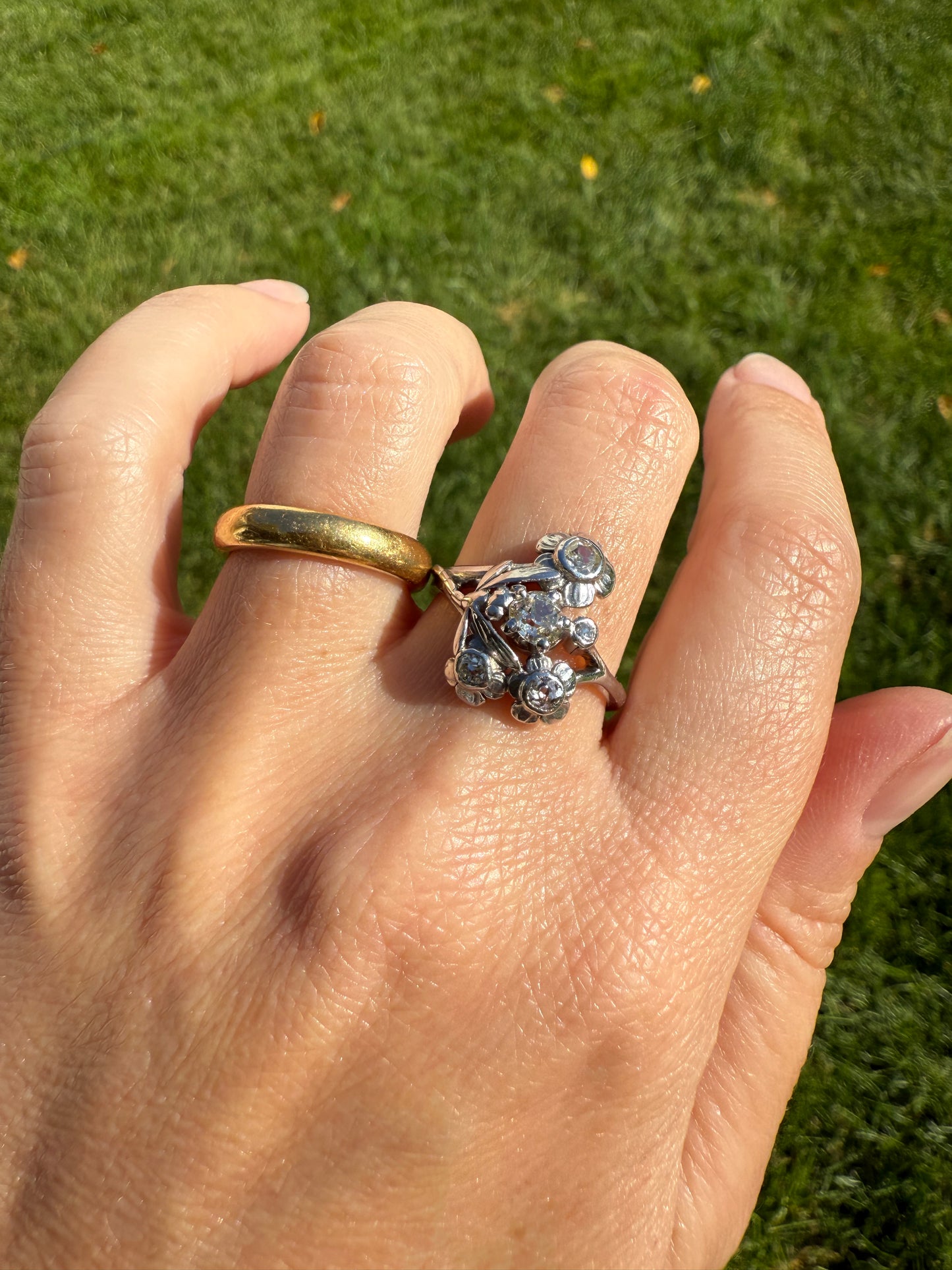 DRAGONFLY Special Dated 1922 Antique Ring 0.7 Carat Old Mine Cut DIAMONDS 18k White Gold Figural Flower Bouquet French Art Deco