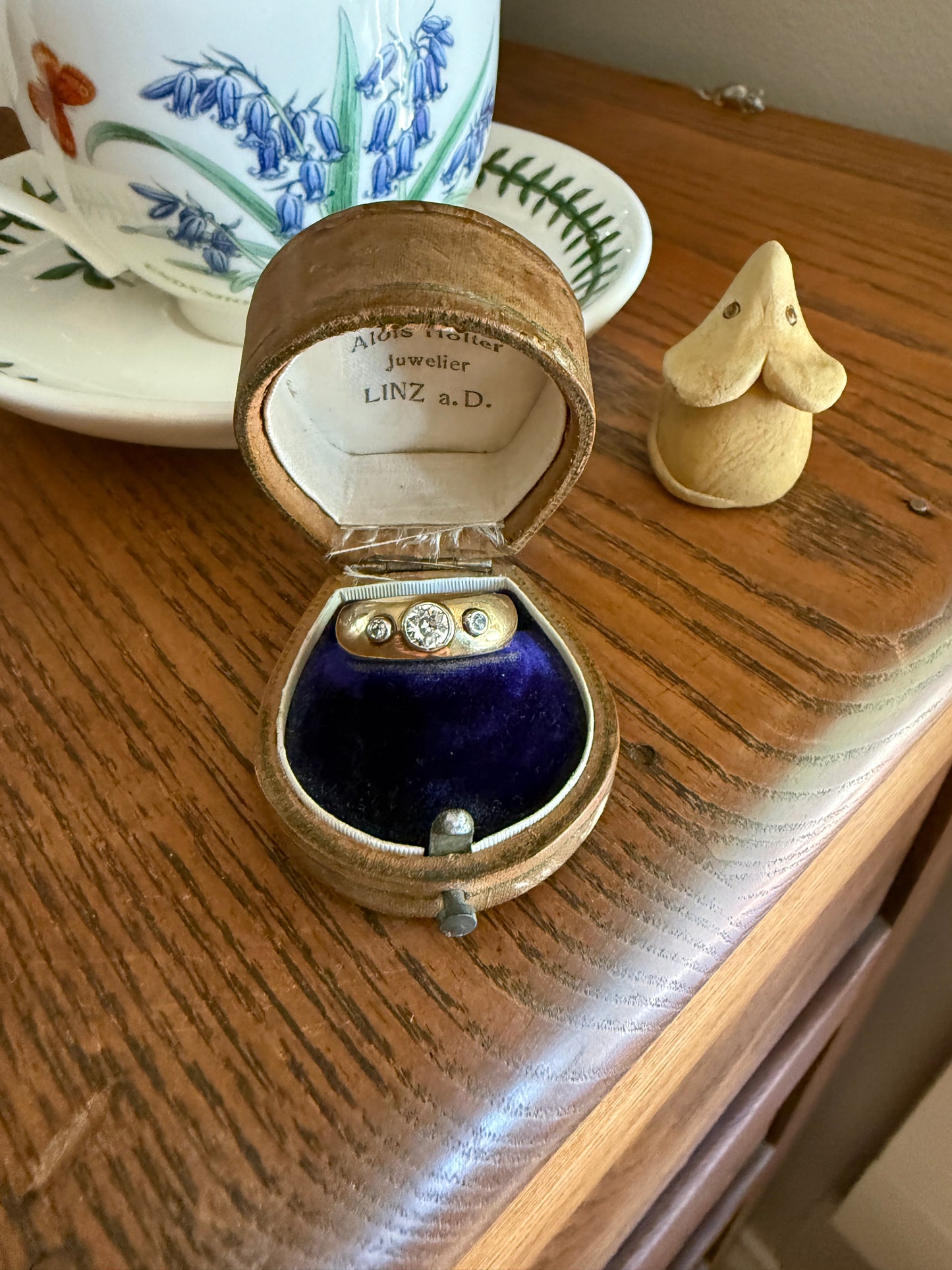 Antique Old Mine Cut DIAMOND Three Stone Chunky Ring 7.1g 14k Gold 7.1mm Wide Band Gypsy Stacker Bezel Set Man or Unisex
