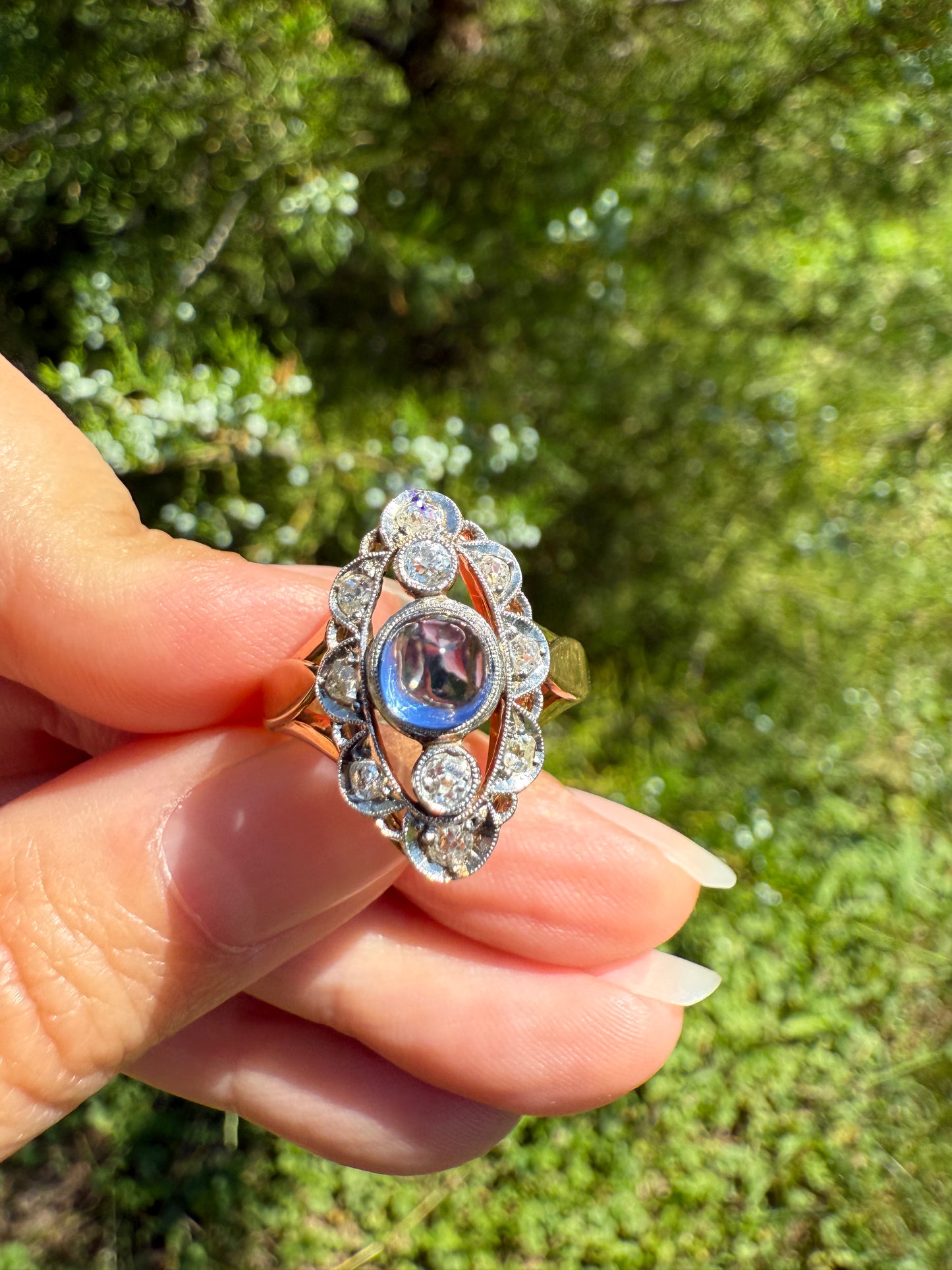 Glowing Blue Sugarloaf Sapphire Old Mine Cut DIAMOND Halo Scalloped French Antique 18k Gold Antique Ring