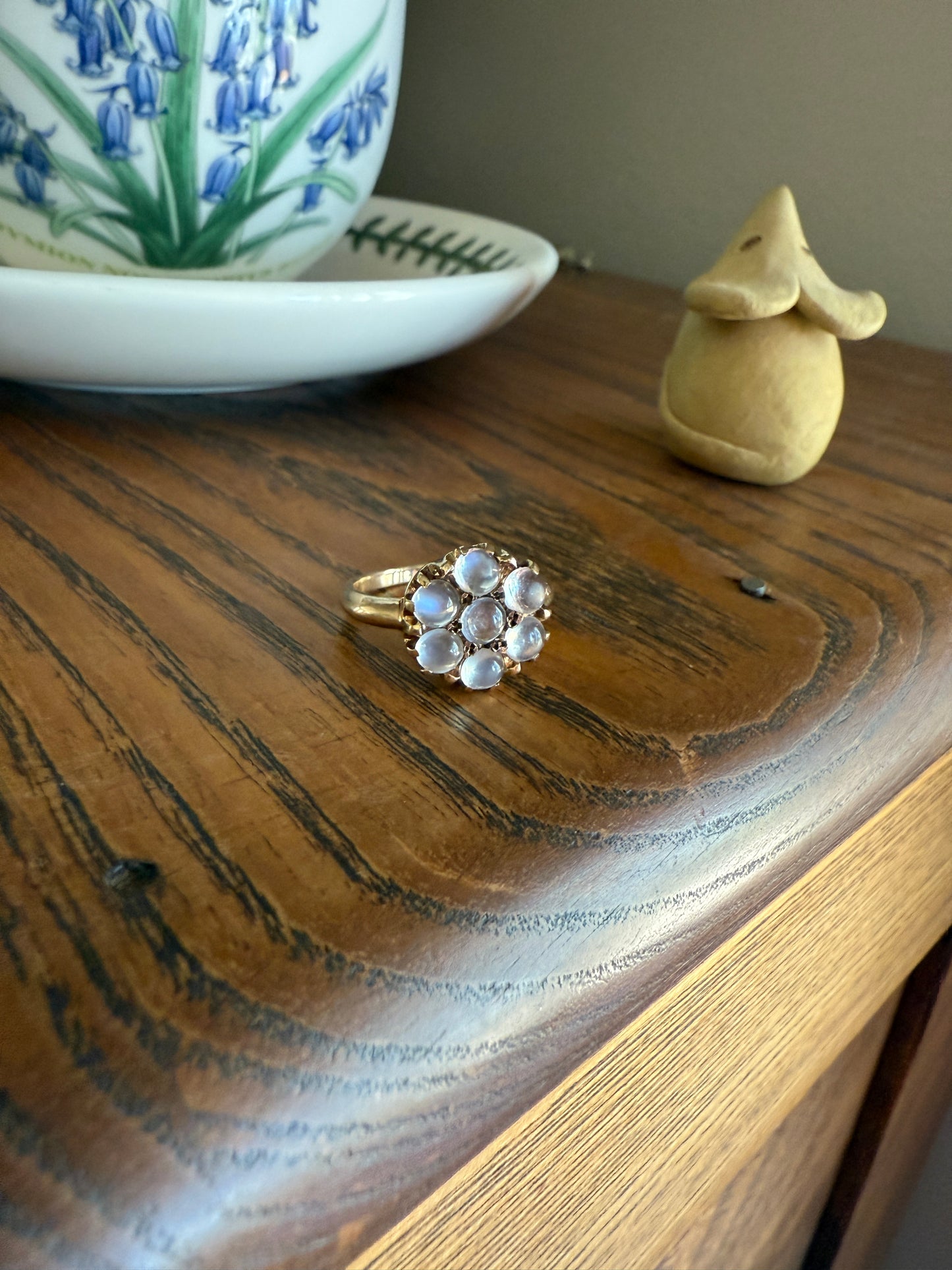 MOONSTONE Daisy Cluster Halo Ring Vintage to Art Deco Antique 14k Gold Seven Stone Blue Flash Chunky Glowing Orbs