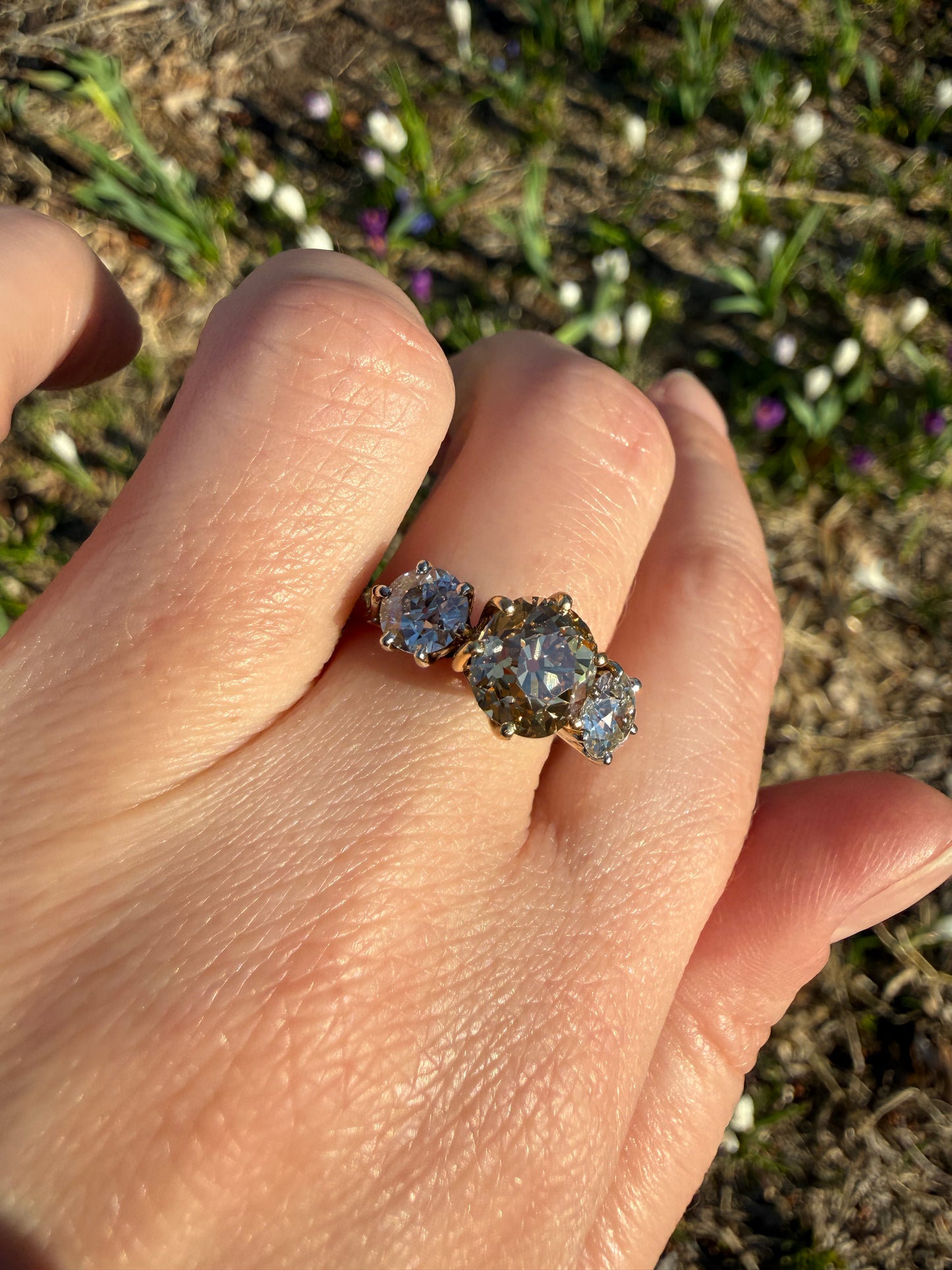 CHAMPAGNE Fancy Light BROWN Cognac Three Stone 3.3 Carats Old Mine Cut DIAMOND Ring 18k Yellow White Gold Vintage Art Deco Tall Stacker Band