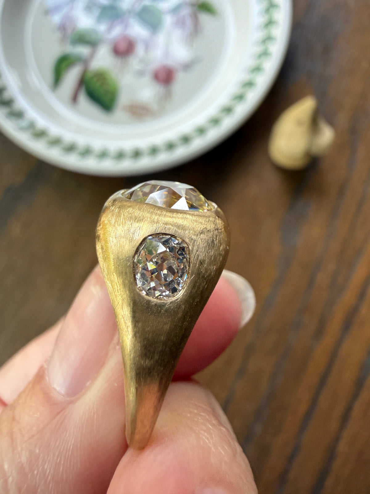 HEAVY 5.2 Carats Eye Clean Natural Antique Old Mine Cut Diamond Three Stone Gypsy Ring 14.5g 18k Gold Matte Band Stacker Man Unisex Chunky