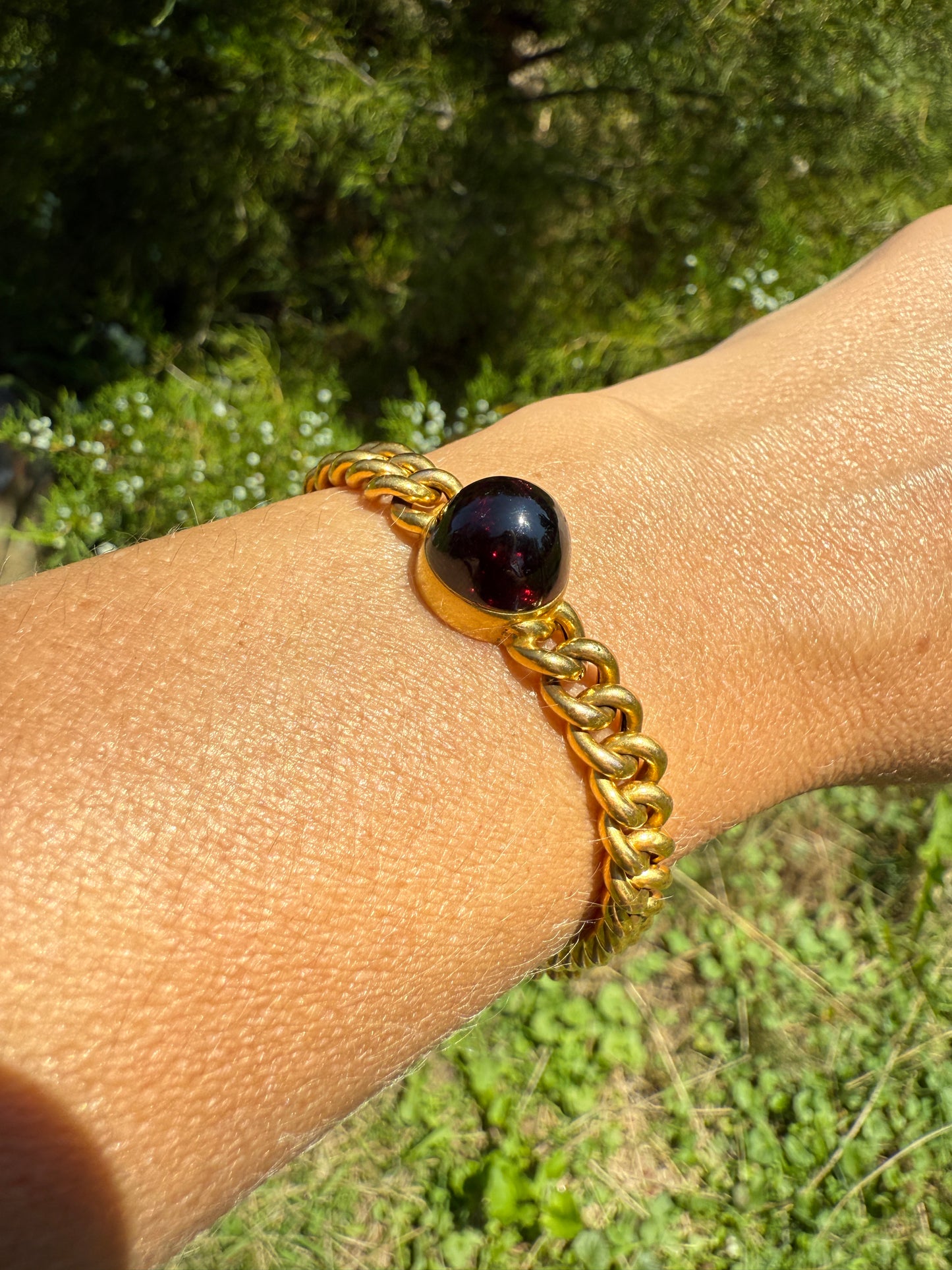 CHUNKY Antique 13.1g 18k Gold Red GARNET Orb Crimson Sugarloaf Red Glow Cabochon French Cuban Curb Link Chain Bracelet