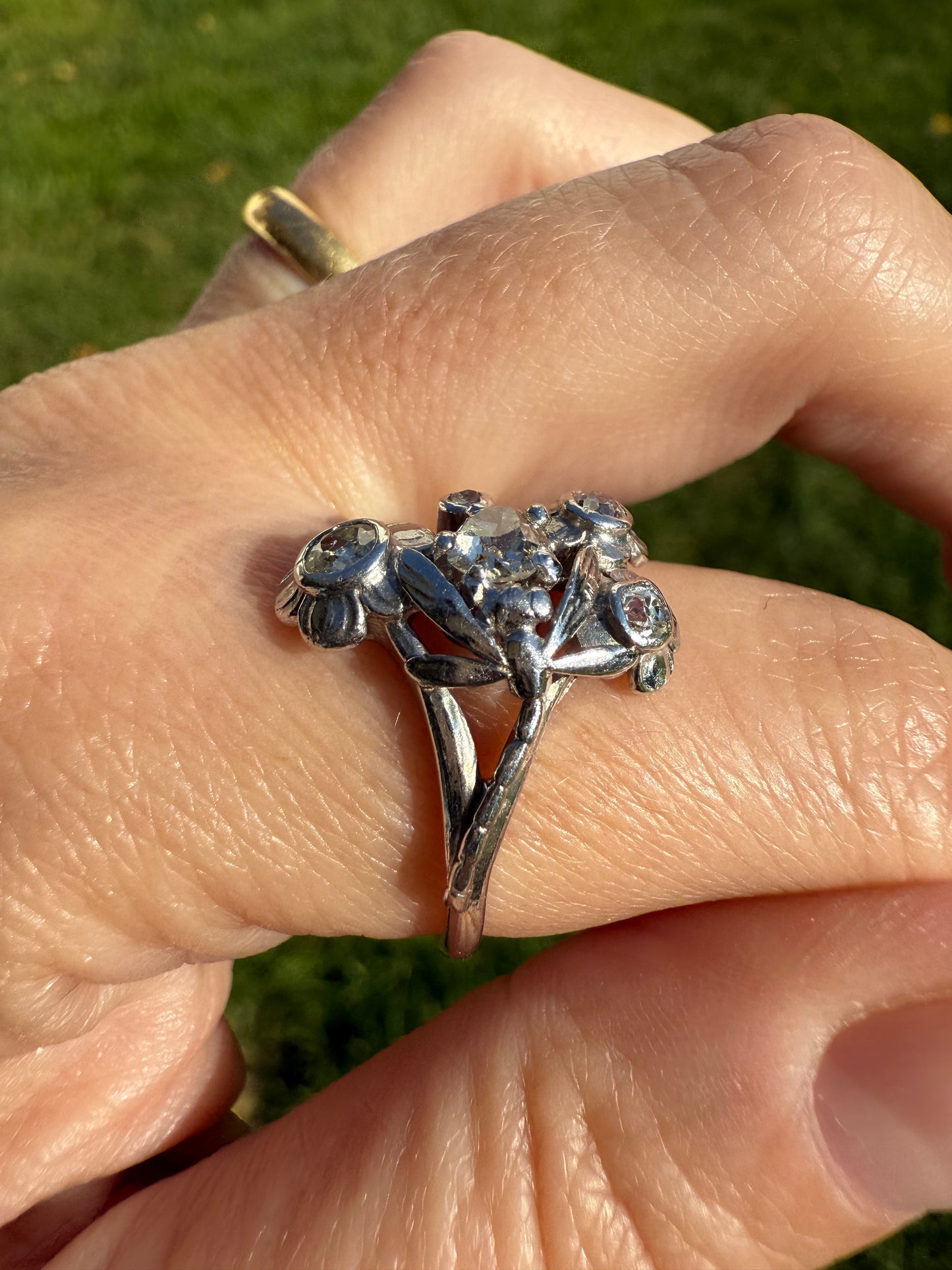 DRAGONFLY Special Dated 1922 Antique Ring 0.7 Carat Old Mine Cut DIAMONDS 18k White Gold Figural Flower Bouquet French Art Deco