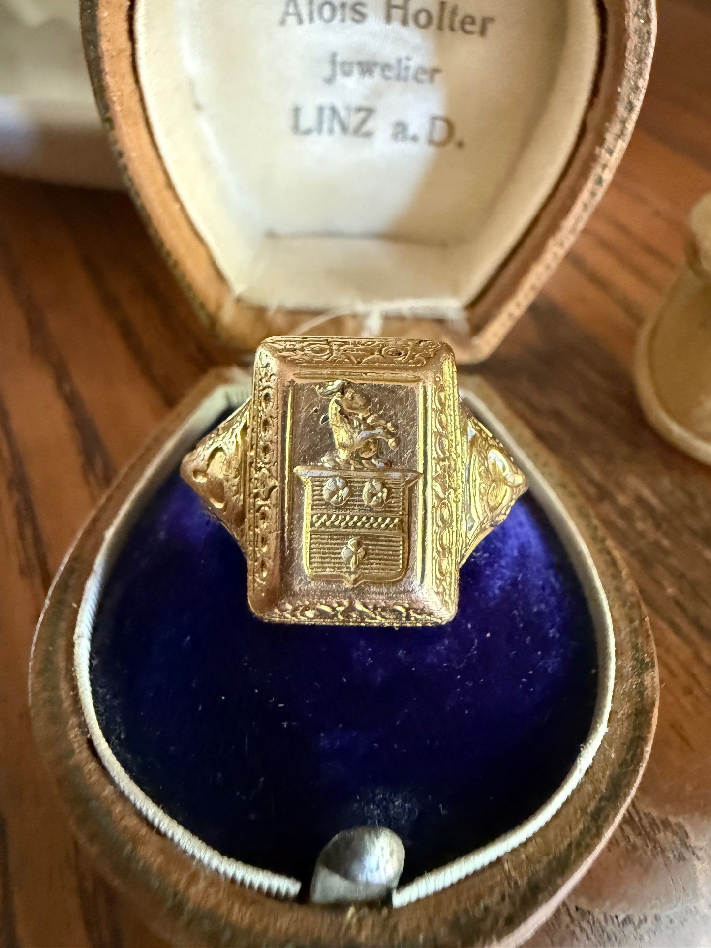 SECRET Hidden Key SIGNET Ring Heraldic Coat of Arms HEAVY 12g 18k Gold Unisex Wax Seal Historic Rare Stacker Ram Benner Crest