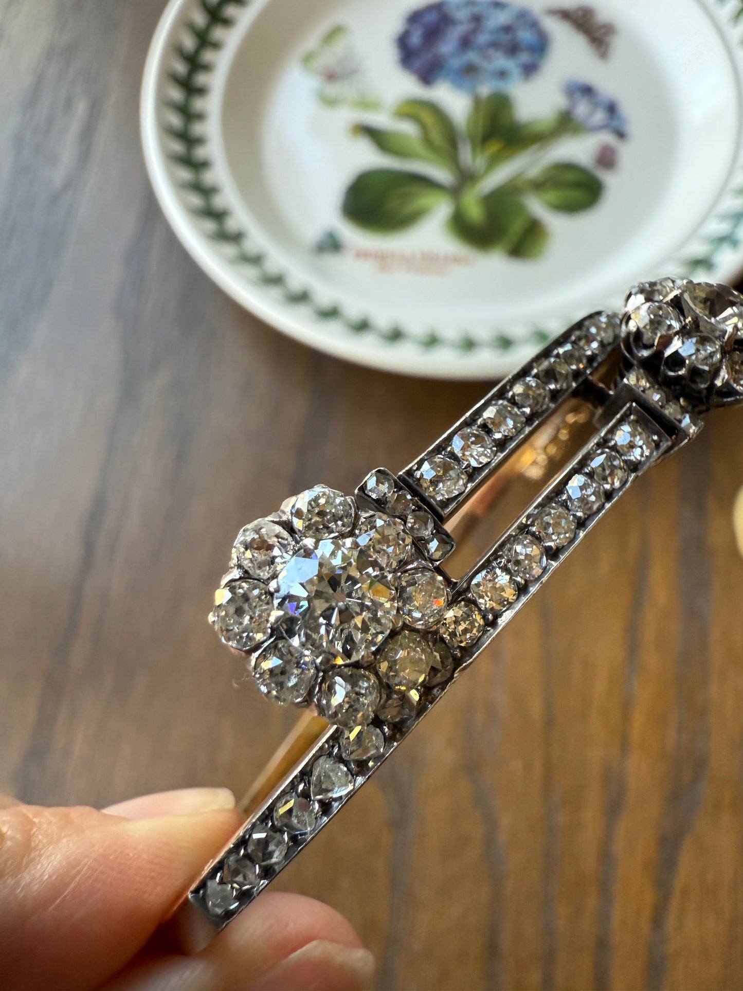 ANTIQUE 6 Carats Double Daisy CLUSTER 56 Old Mine & Rose Cut DIAMONDS French Hinged Bangle Bracelet 18k Gold Belle Epoque