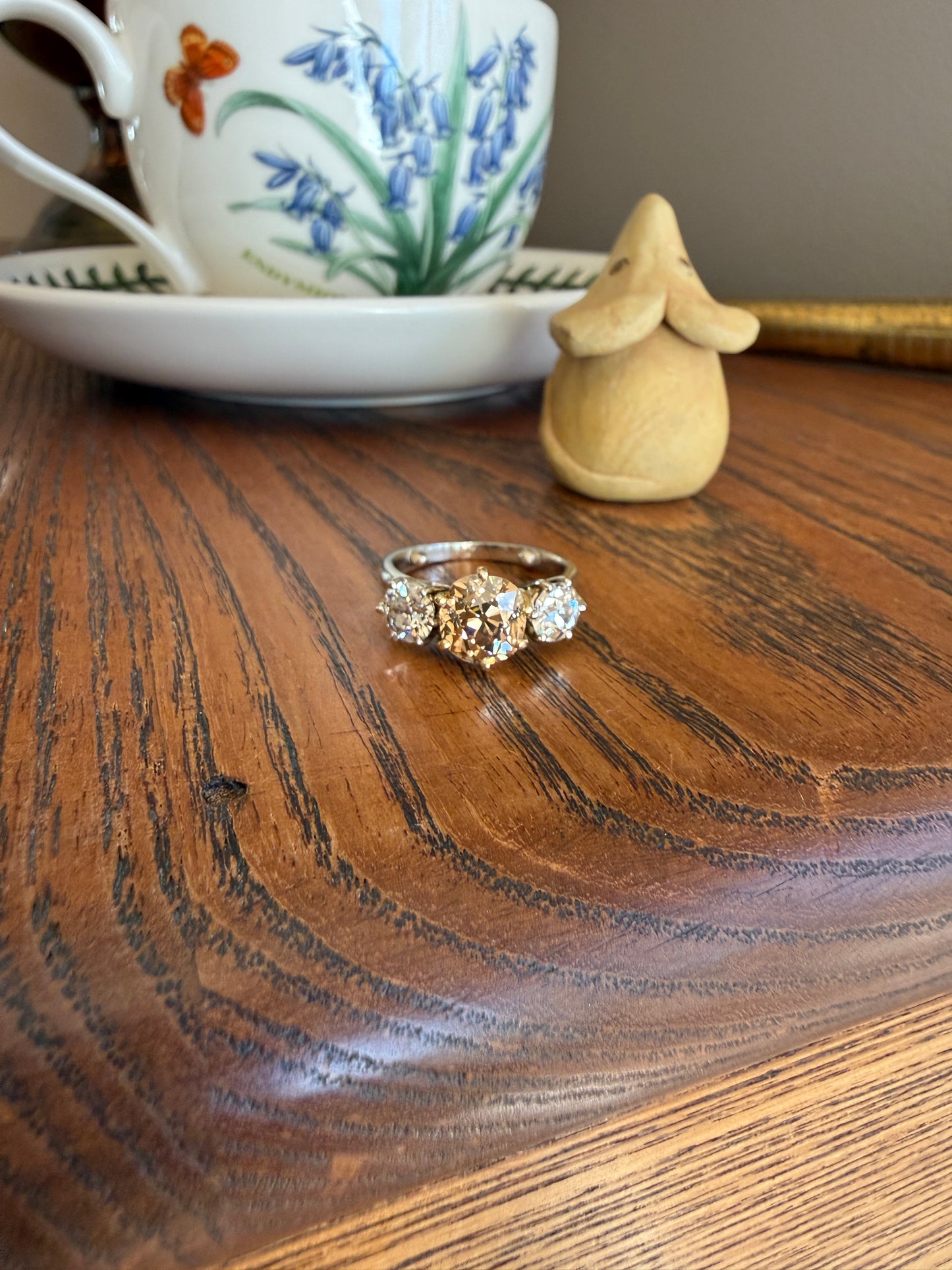 CHAMPAGNE Fancy Light BROWN Cognac Three Stone 3.3 Carats Old Mine Cut DIAMOND Ring 18k Yellow White Gold Vintage Art Deco Tall Stacker Band