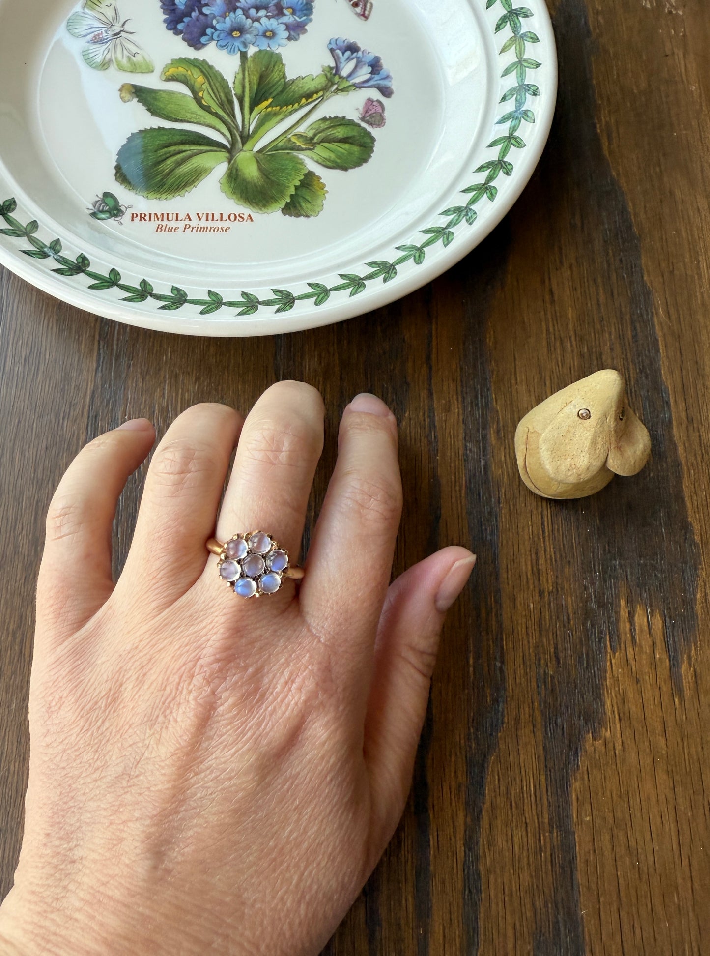 MOONSTONE Daisy Cluster Halo Ring Vintage to Art Deco Antique 14k Gold Seven Stone Blue Flash Chunky Glowing Orbs