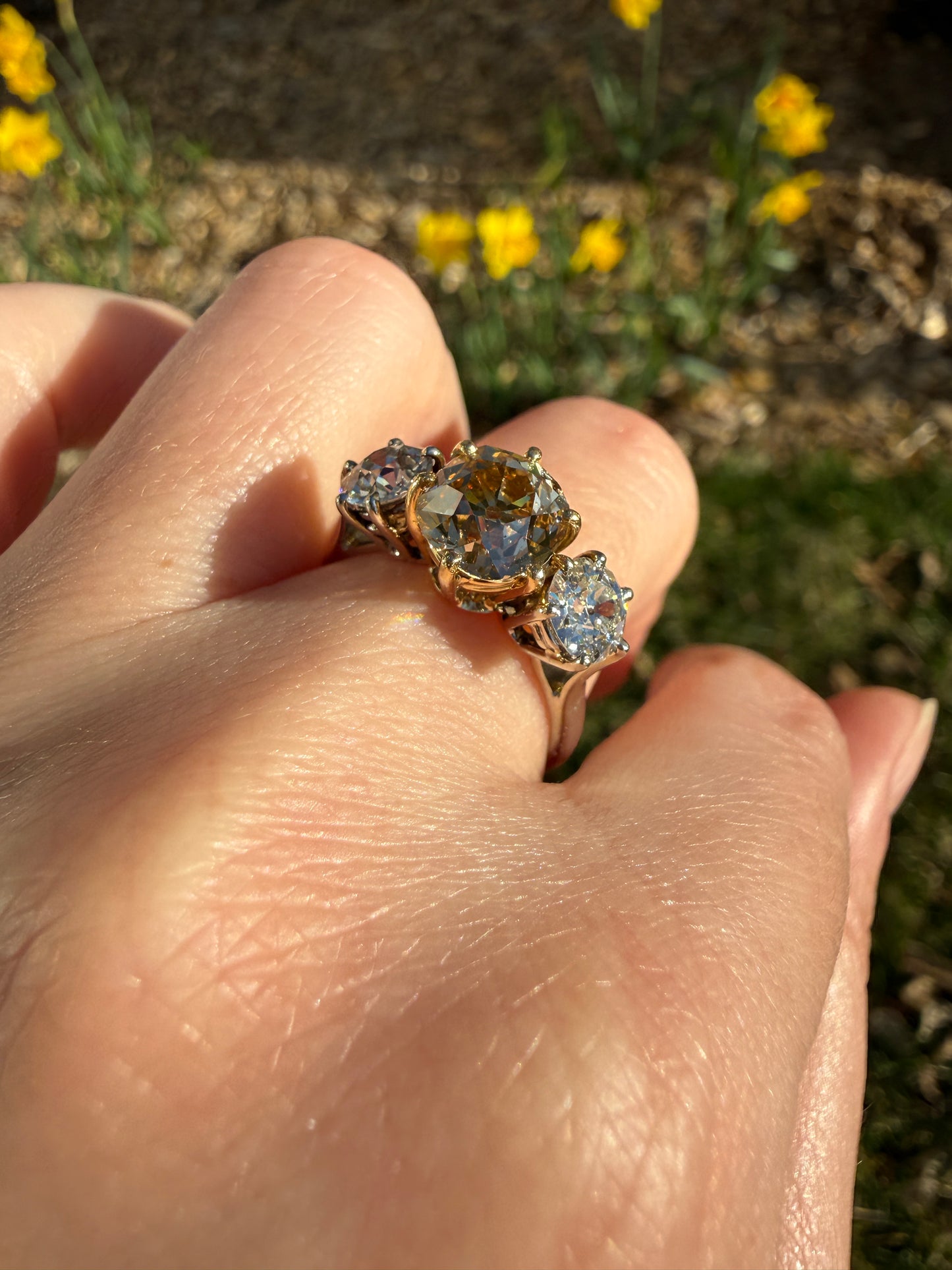 CHAMPAGNE Fancy Light BROWN Cognac Three Stone 3.3 Carats Old Mine Cut DIAMOND Ring 18k Yellow White Gold Vintage Art Deco Tall Stacker Band