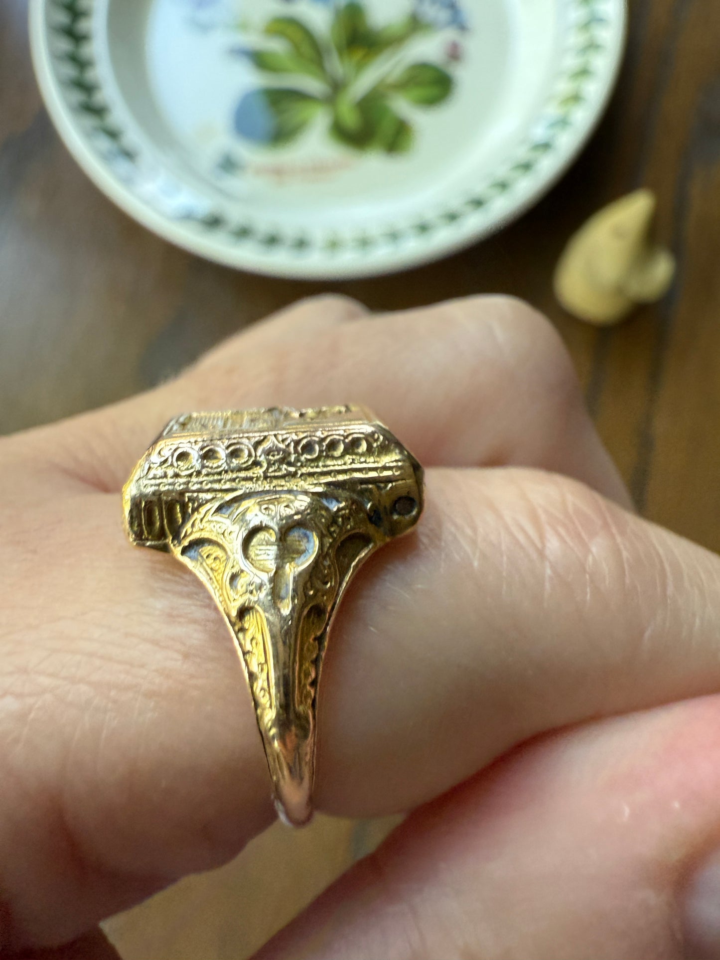 SECRET Hidden Key SIGNET Ring Heraldic Coat of Arms HEAVY 12g 18k Gold Unisex Wax Seal Historic Rare Stacker Ram Benner Crest