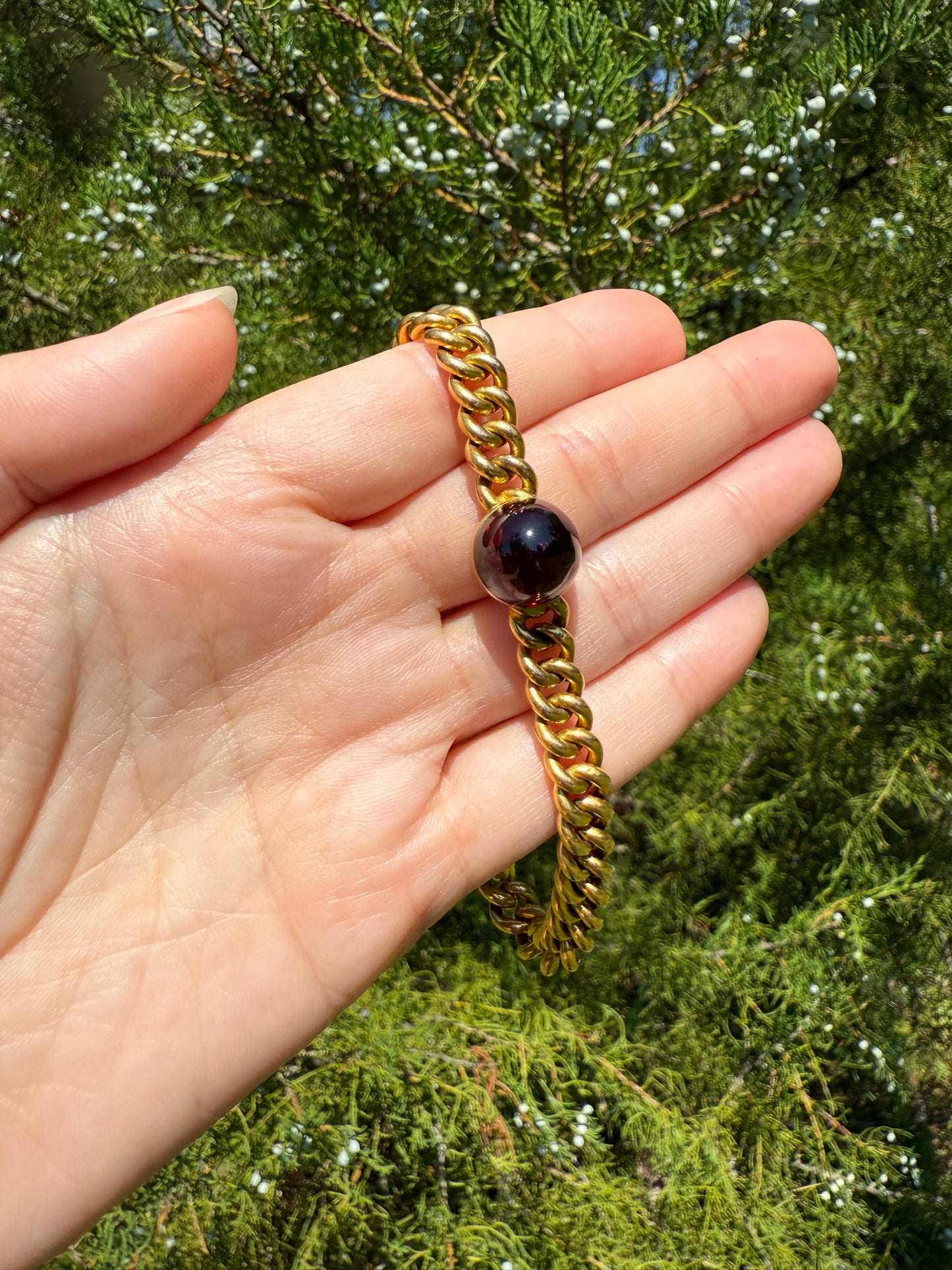 CHUNKY Antique 13.1g 18k Gold Red GARNET Orb Crimson Sugarloaf Red Glow Cabochon French Cuban Curb Link Chain Bracelet