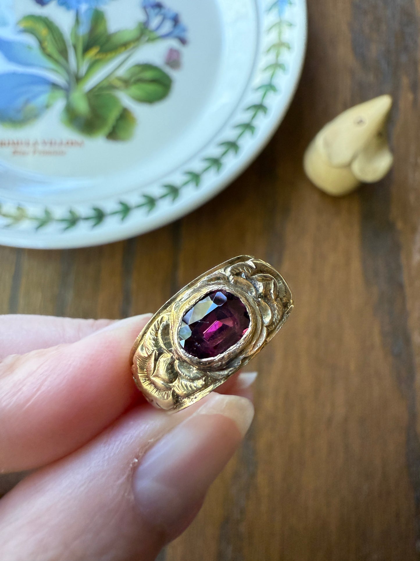 GARNET Victorian Antique Chunky FLORAL Wide Band 18k Gold Ring French Embossed Roses Purple East West Bezel Set Stacker Heavy