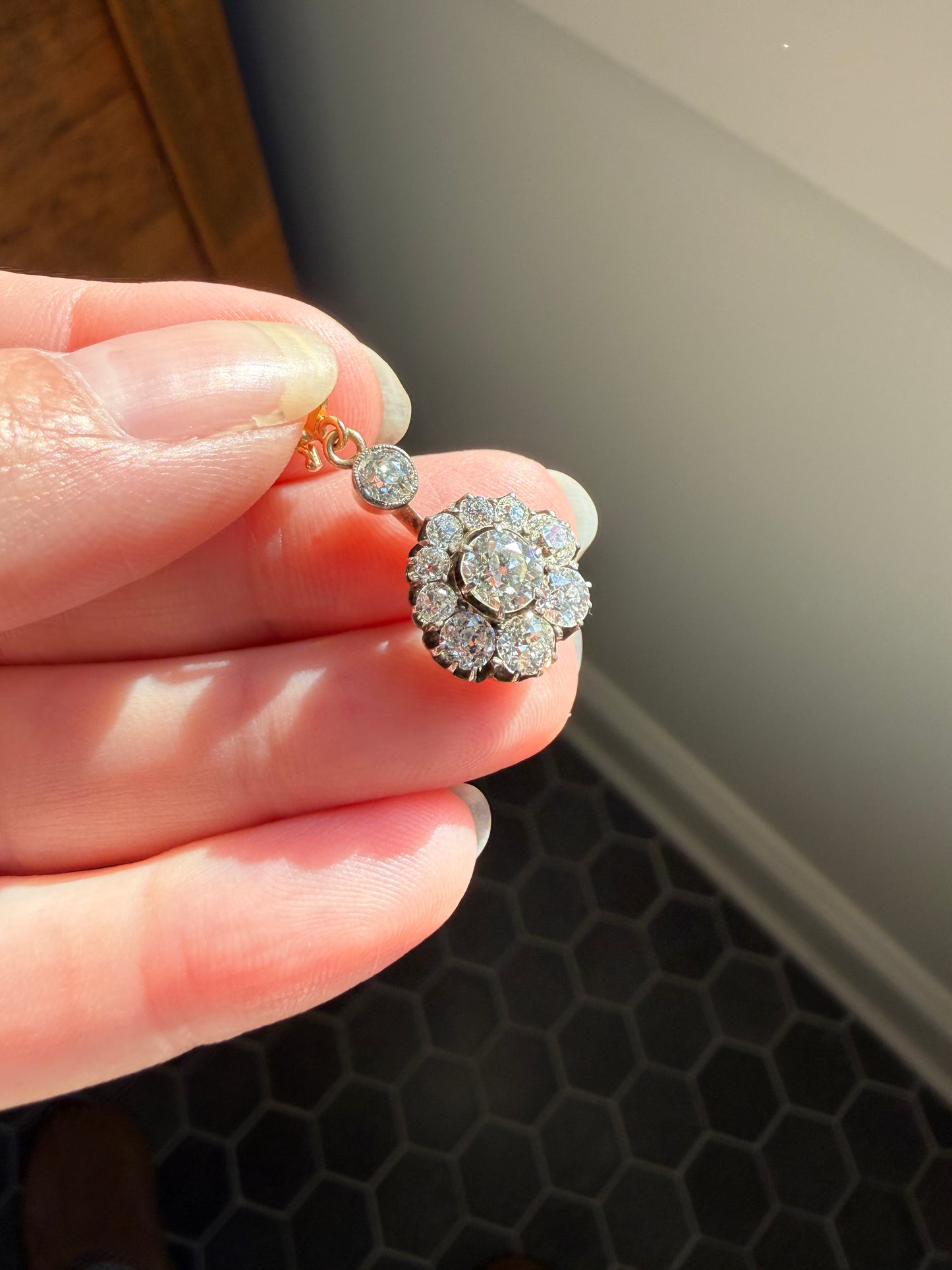Gorgeous Antique 2.25 Carat Old Mine Cut DIAMOND Daisy Cluster PENDANT 18k Gold Circle Halo Clasping Bale 2.25Ctw