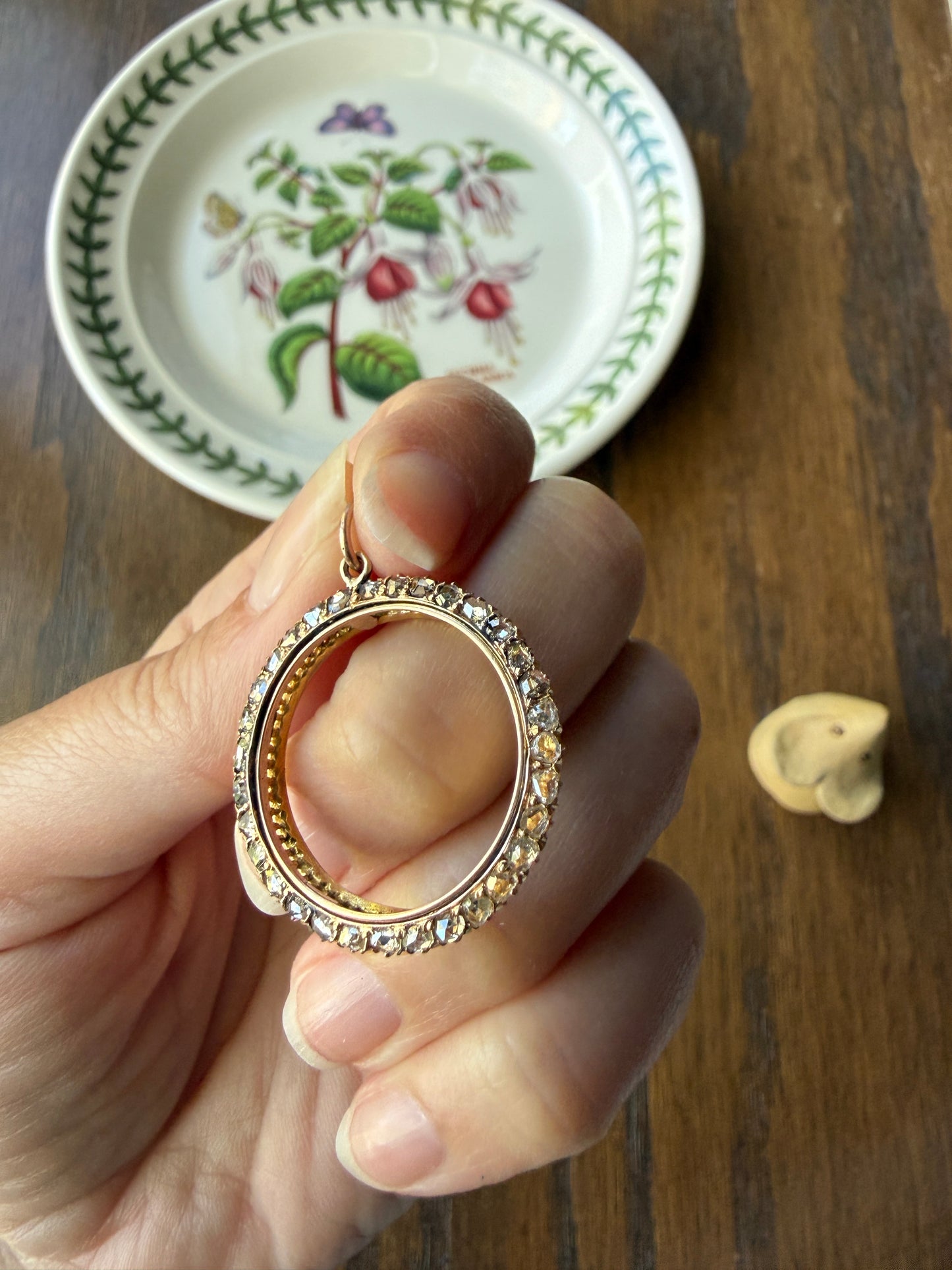 CIRCLE Pendant 32 Rose Cut DIAMOND Encrusted 18k Gold Antique VICTORIAN Figural Halo Frame Round Geometric Old Cut Gift