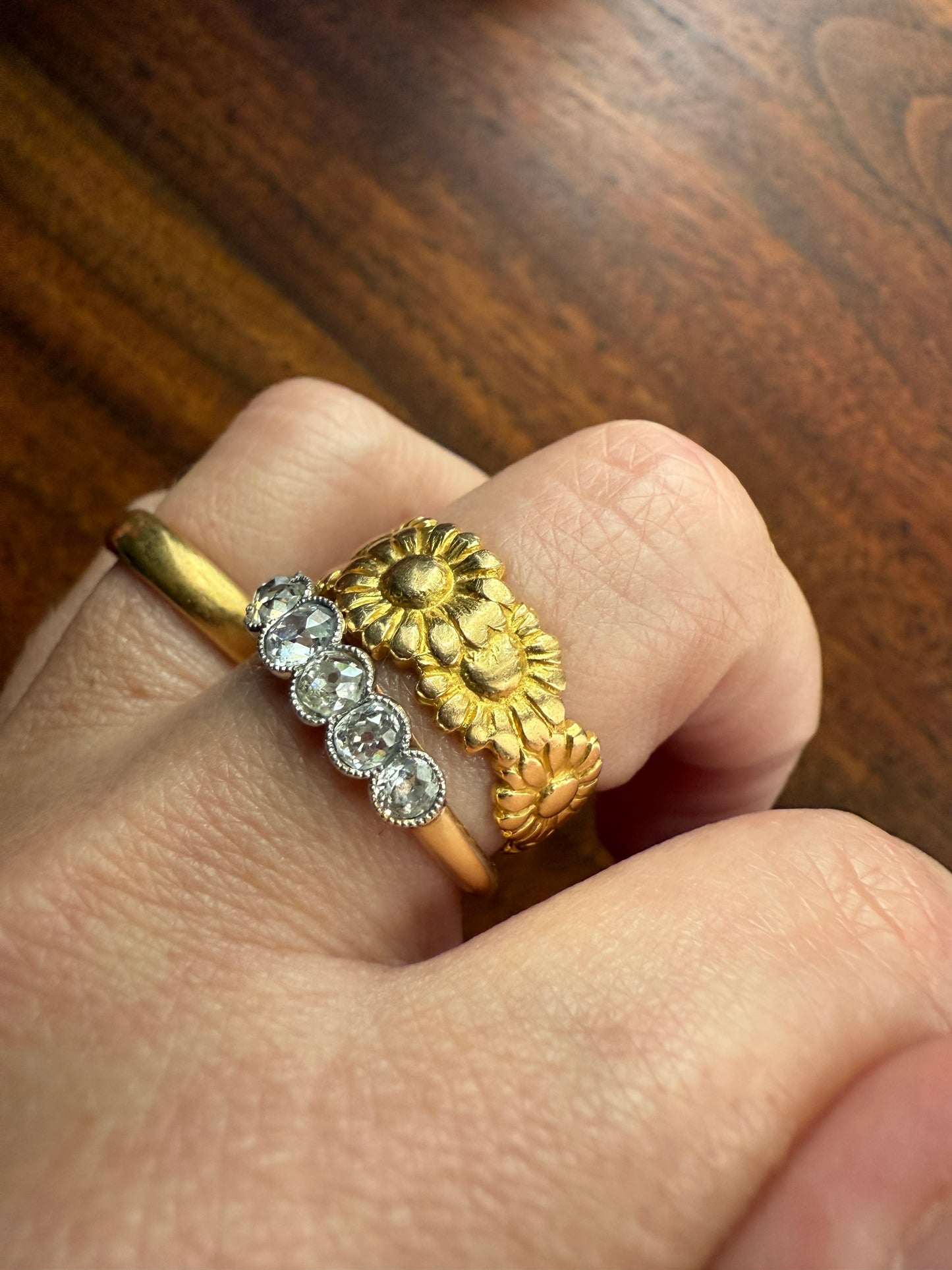Rare Daisy Chain French Antique Figural 18k Gold Ring Floral Art Nouveau Belle Epoque 7 Flower Wide Wedding Eternity Band Stacker