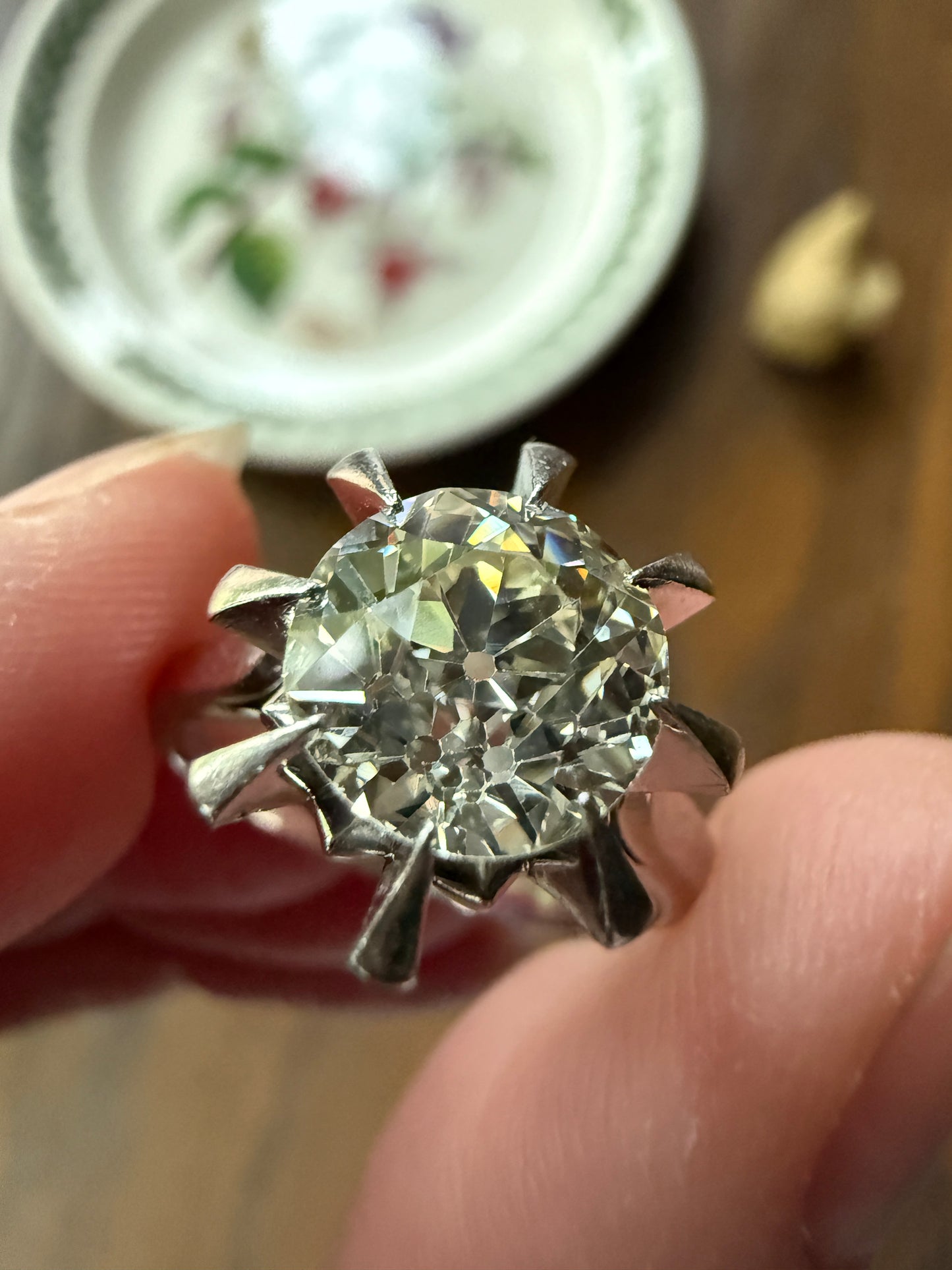 Unique Vintage 2.4 Carats Old Mine Cut DIAMOND Sunburst Ring Solitaire Engagement 18k White Gold & Platinum Architectural Claw Prongs ooak