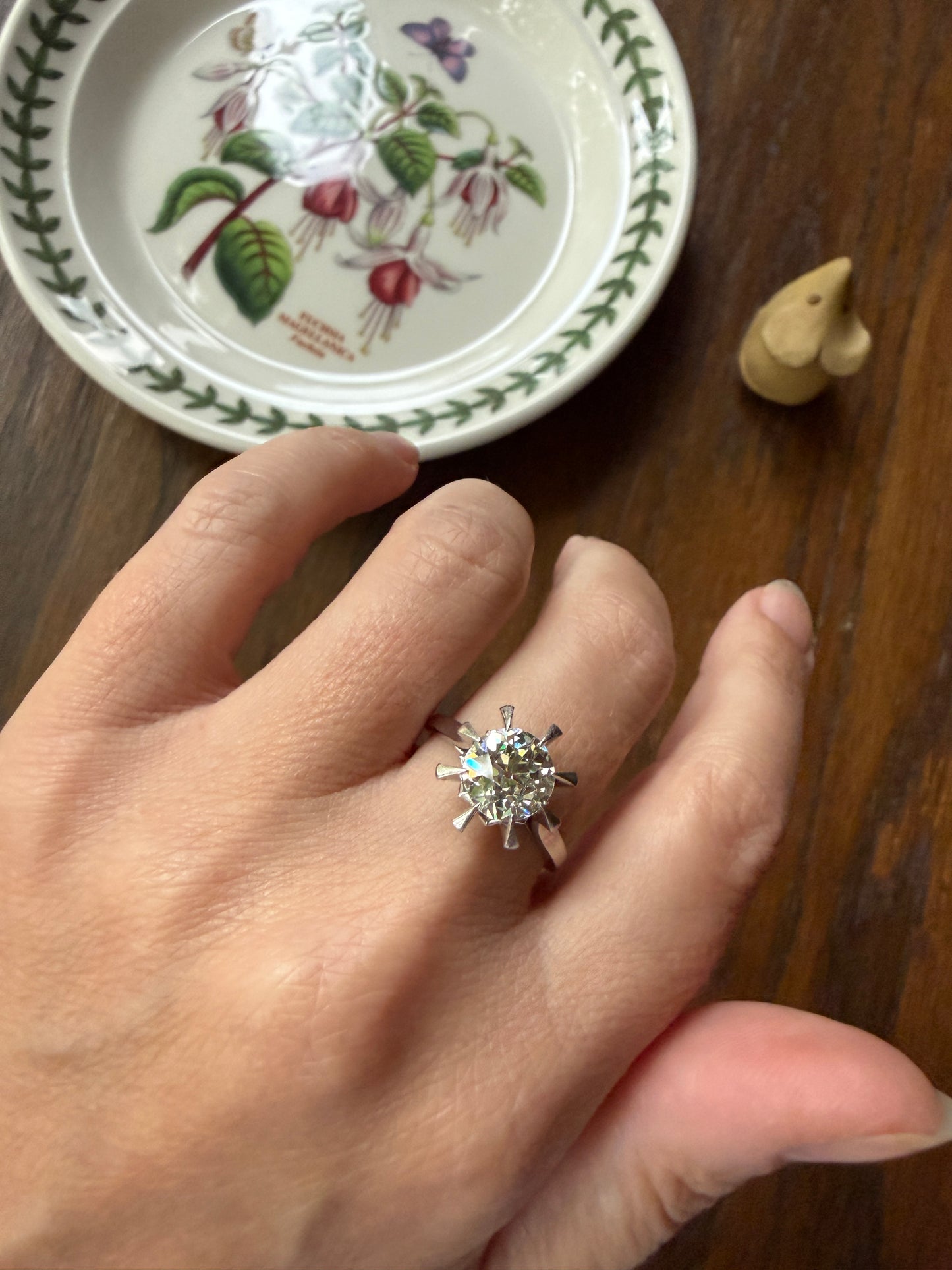 Unique Vintage 2.4 Carats Old Mine Cut DIAMOND Sunburst Ring Solitaire Engagement 18k White Gold & Platinum Architectural Claw Prongs ooak