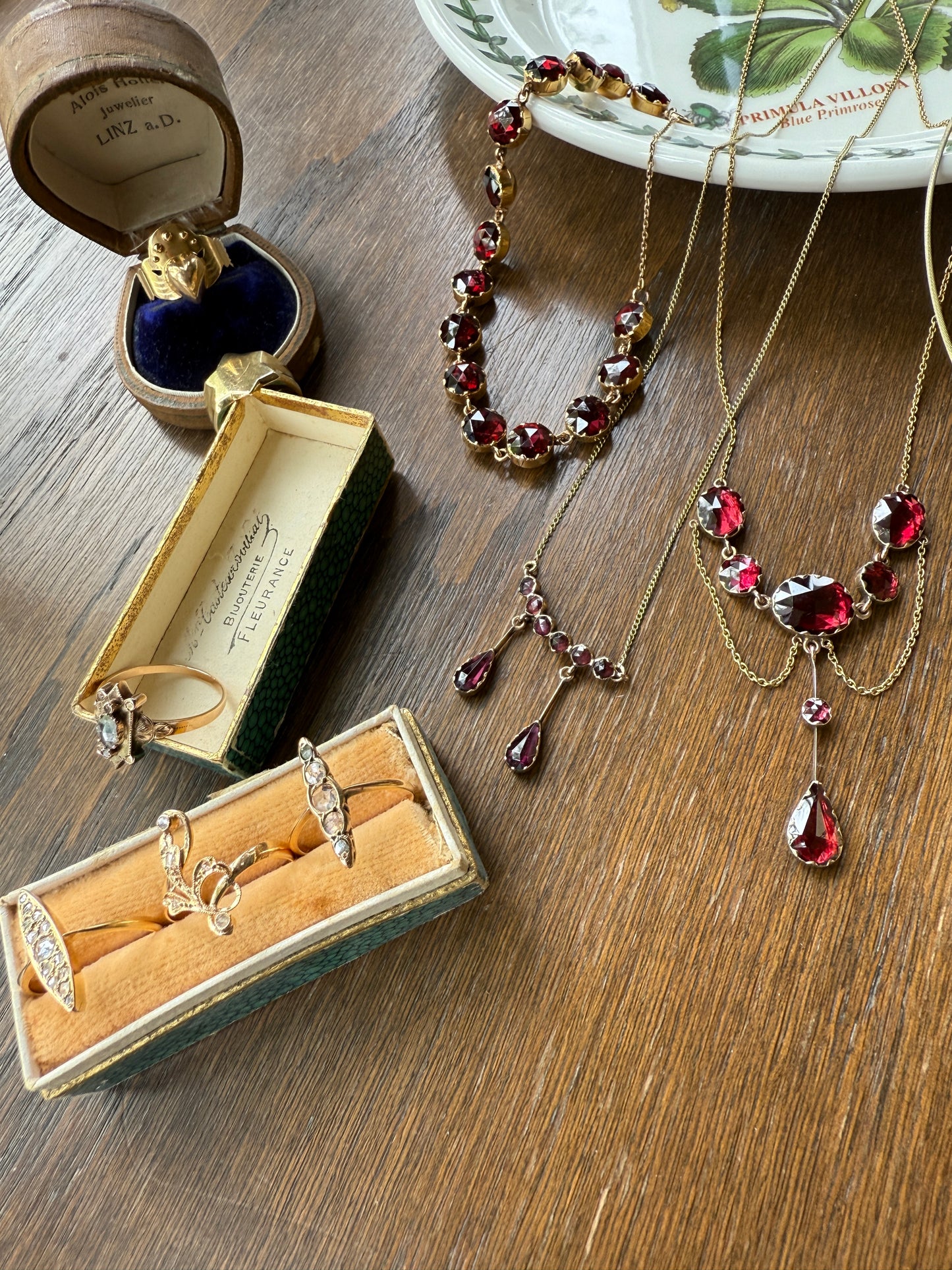 Gorgeous French PERPIGNAN GARNET Festoon NECKLACE Drapery Chain 18k Gold Bezel Set Rose Cut Closed Back Almandine Glowing Raspberry Wine