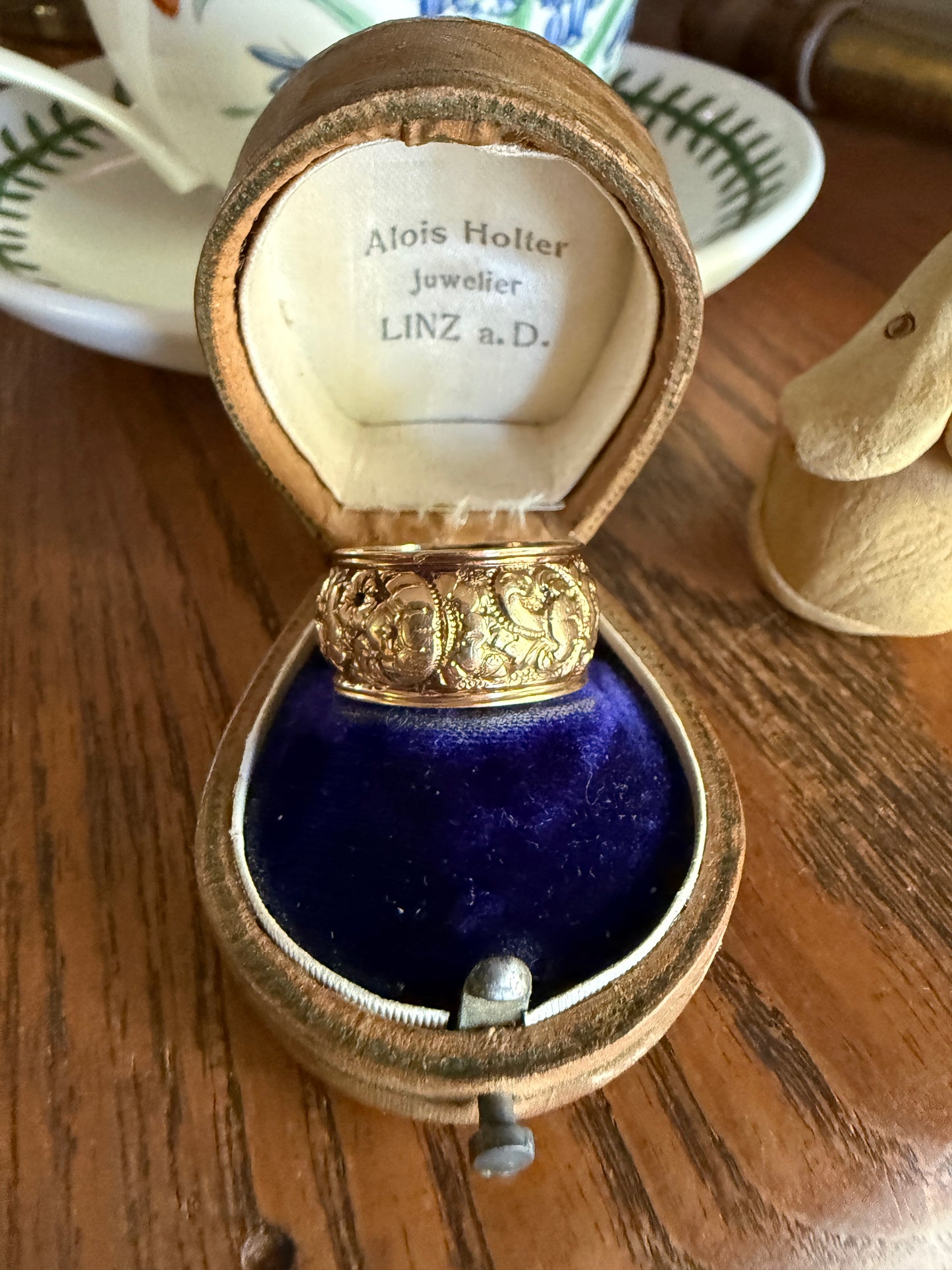 XL Antique FLORAL Embossed French Georgian Victorian Era Eternity Band 11mm Wide Ring 18k Gold Wedding Stacker Romantic Gift Flower Domed